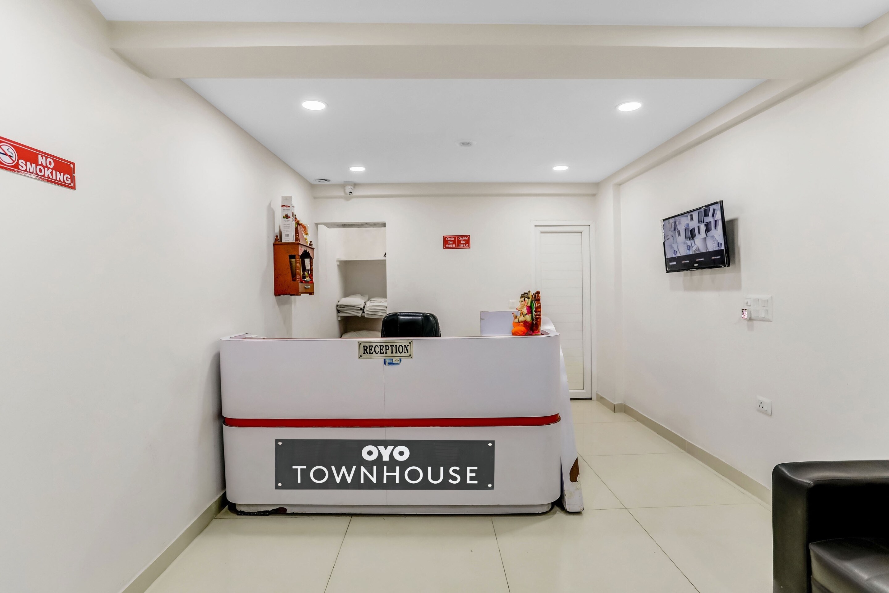 Townhouse 1015 Noida Premium Inn, Noida 2