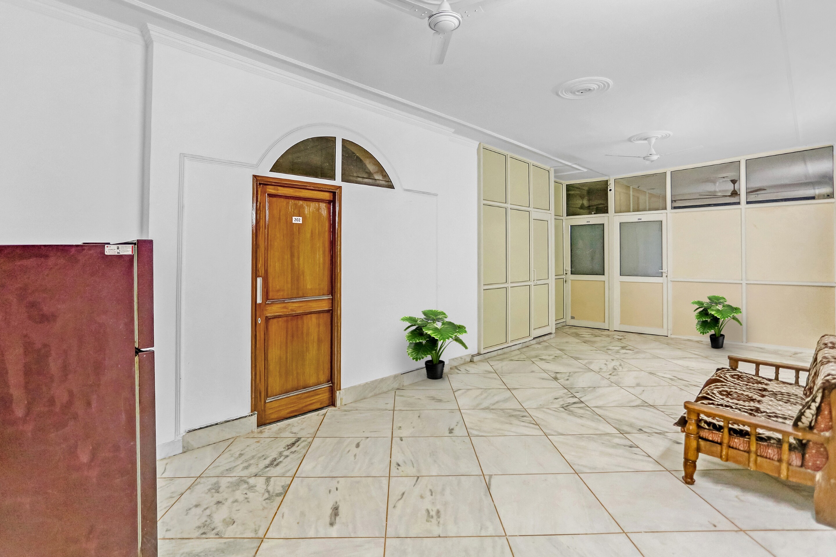 Townhouse 1071 Hotel Metro Inn Residency, Noida 4