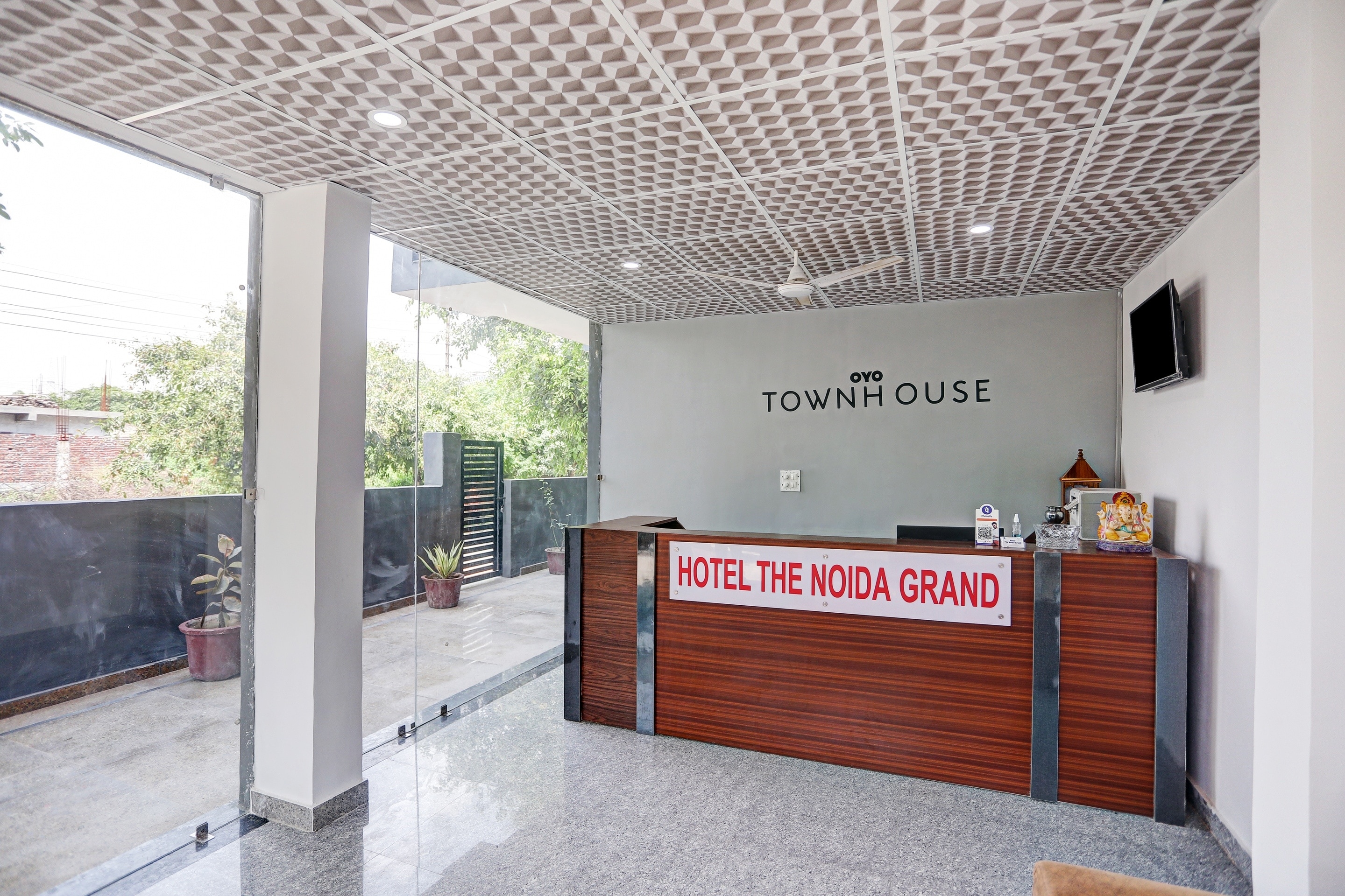 Townhouse 456 The Hotel Noida Grand, Noida 3