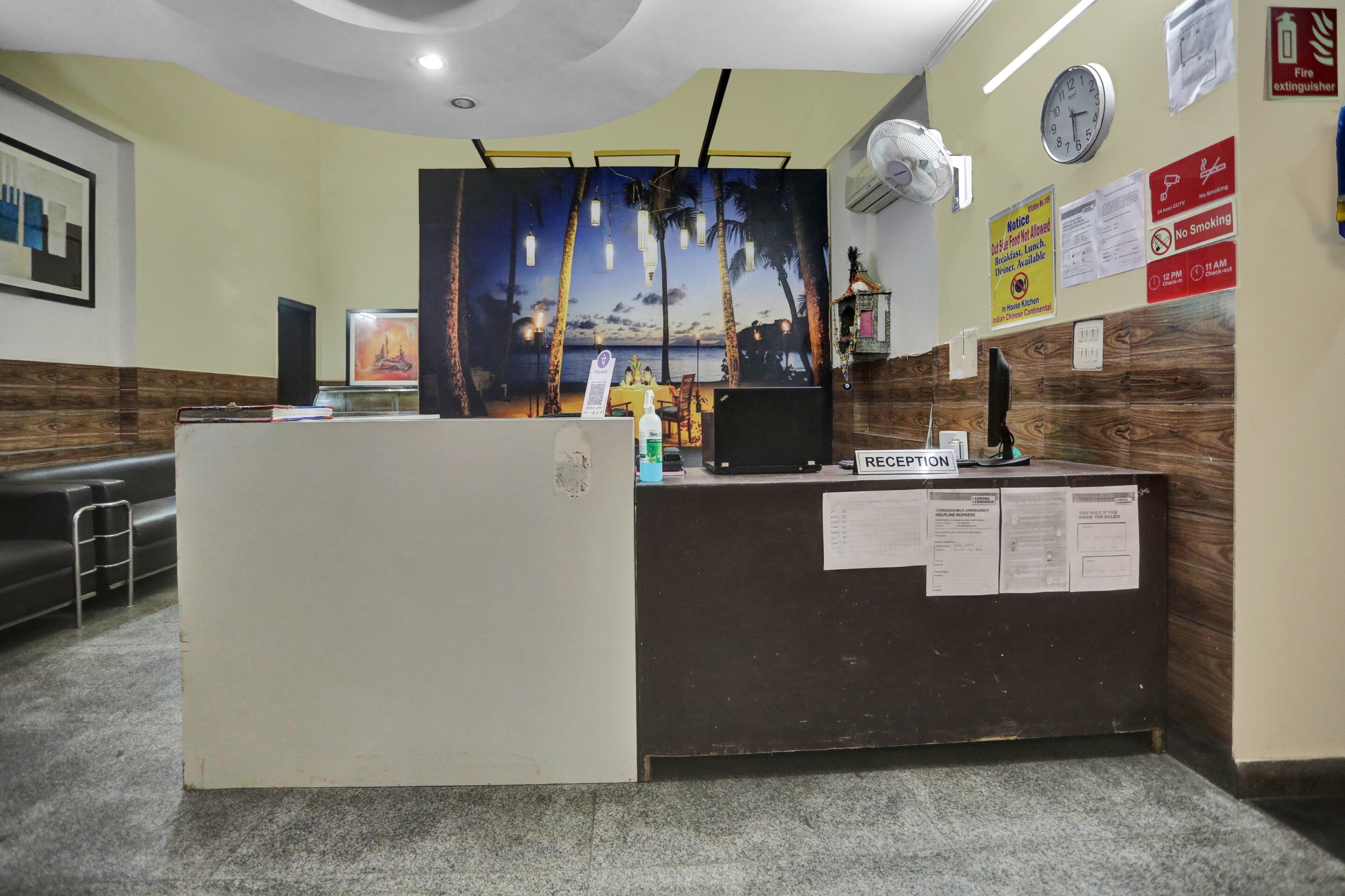 Oyo Townhouse 764 Hotel Happy Keys Near Iskcon Temple Noida, Noida 3