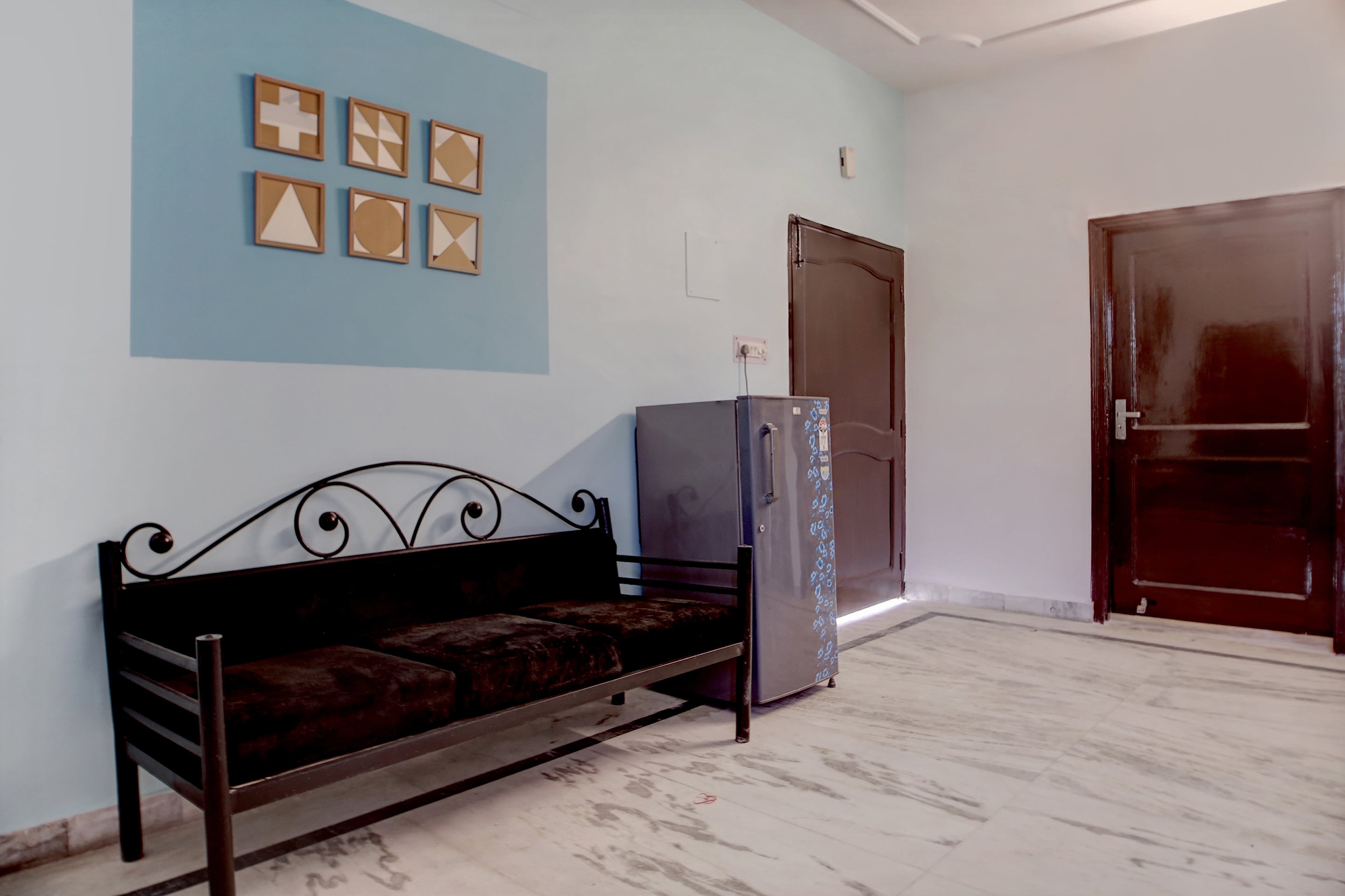 OYO Home 78203 Spacious Studio Sector 21-a Faridabad, Faridabad 2