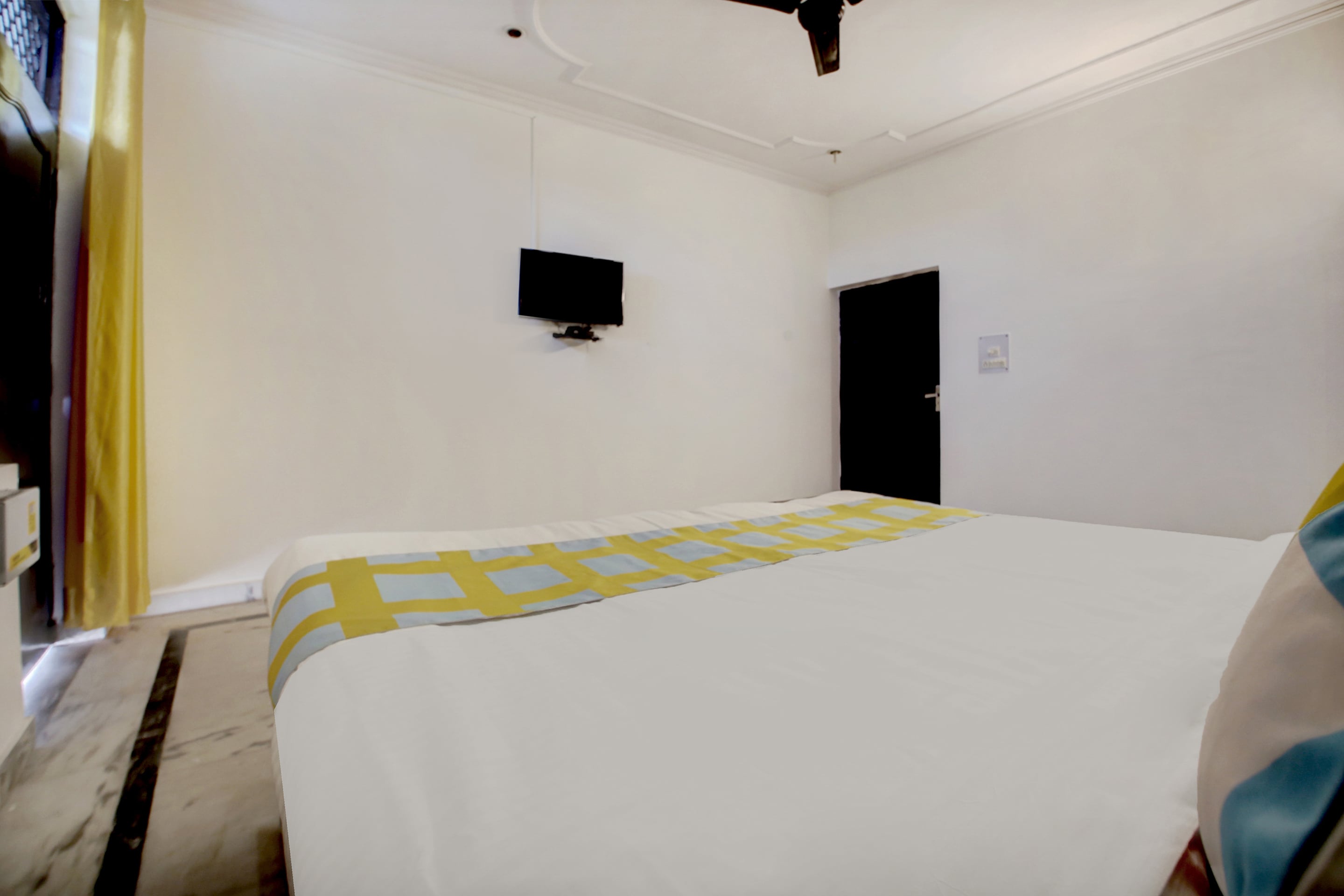 OYO Home 78203 Spacious Studio Sector 21-a Faridabad, Faridabad 3