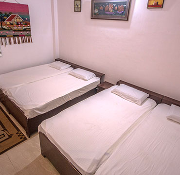 Friends Guest House & Hostel, Agra 2