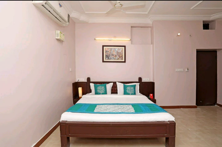 Leela Villas Guest House