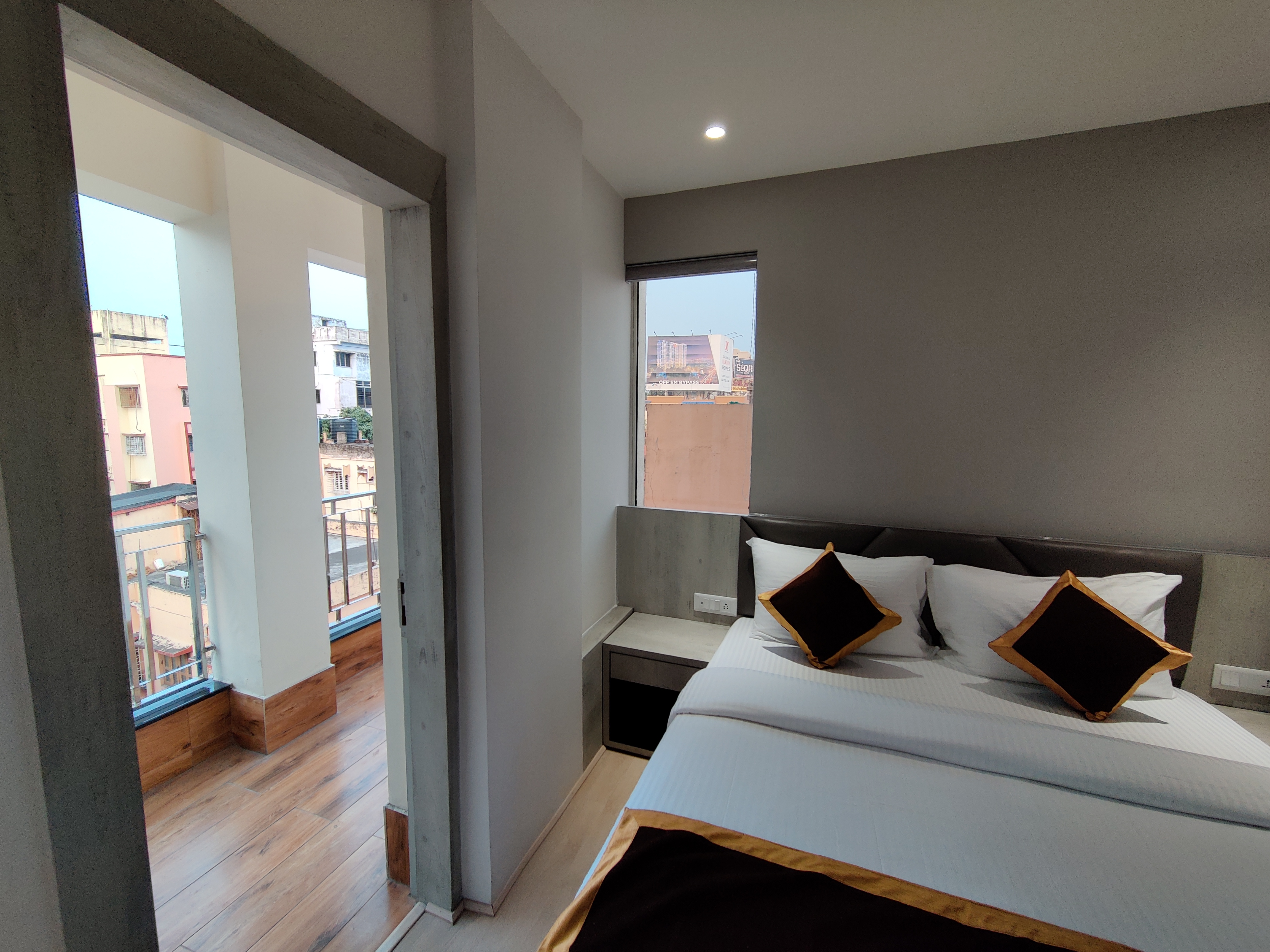 Poiisse Hotel, Kolkata 5