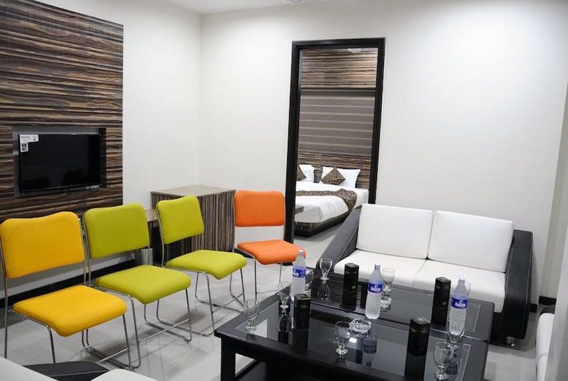 New Regal Palace, Jalgaon 4