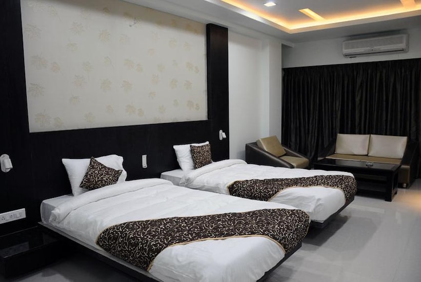 New Regal Palace, Jalgaon 5