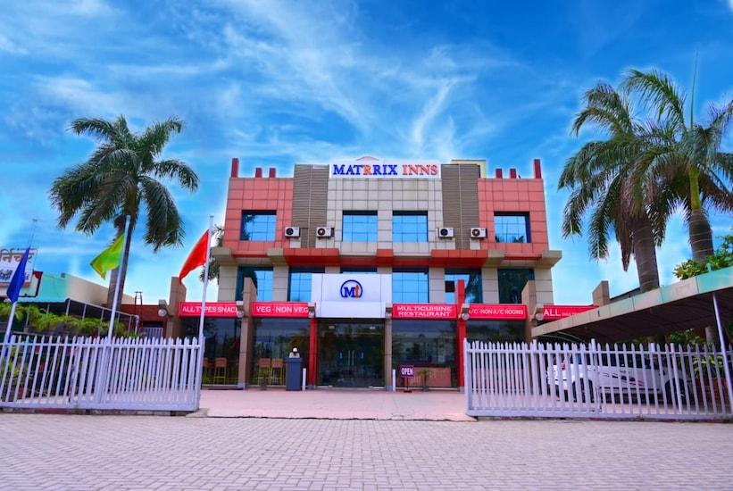 Hotel Matrix inn, Chakan 3