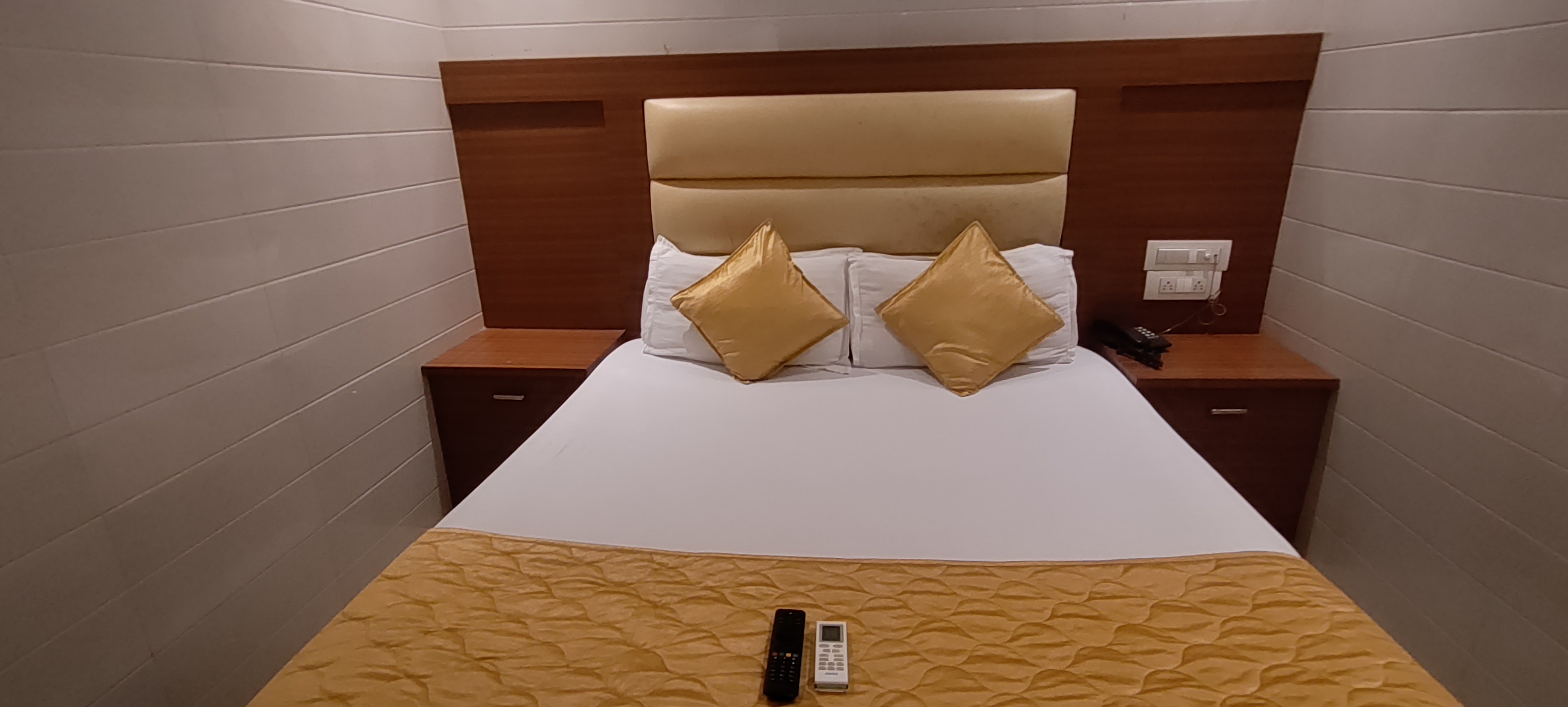 Hotel Hotel Sai Suites- Near Dadar Railway Station