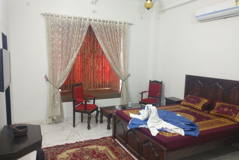 Tej Mahal Palace, Bandikui 3