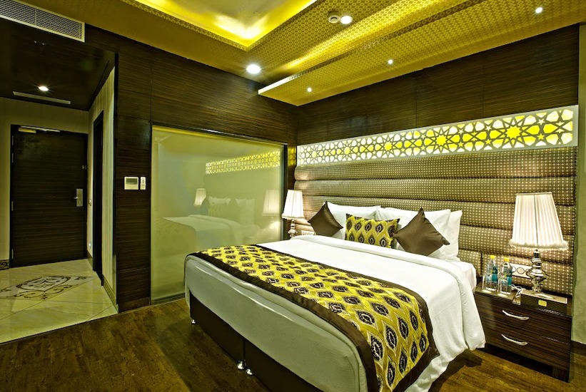 Hotel Savvy Grand, Lucknow 2