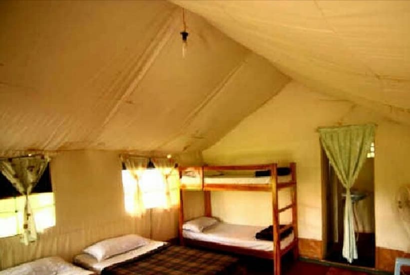 Huts and Hats Resorts, Pangot 3