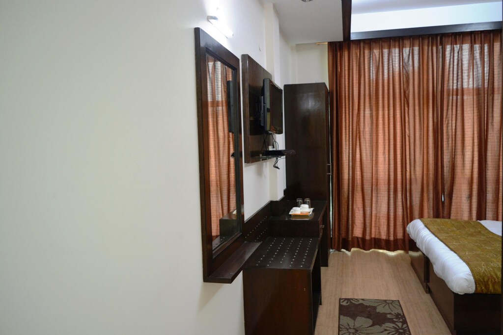 Hotel Burans Residency, Dhanaulti 2