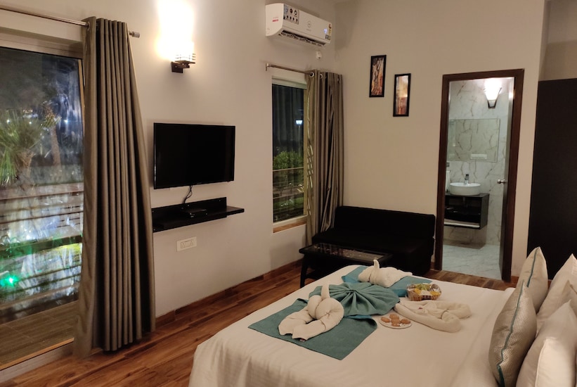 3 ROOM SET LUXURY VILLA