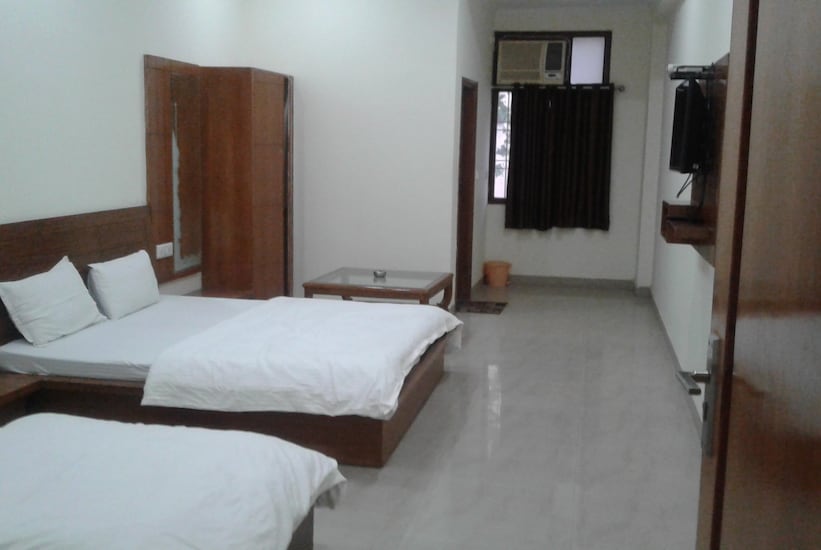 Hotel Vrindavan Garden