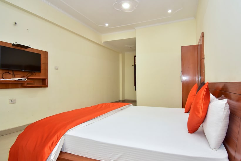 Hotel Vrindavan Garden