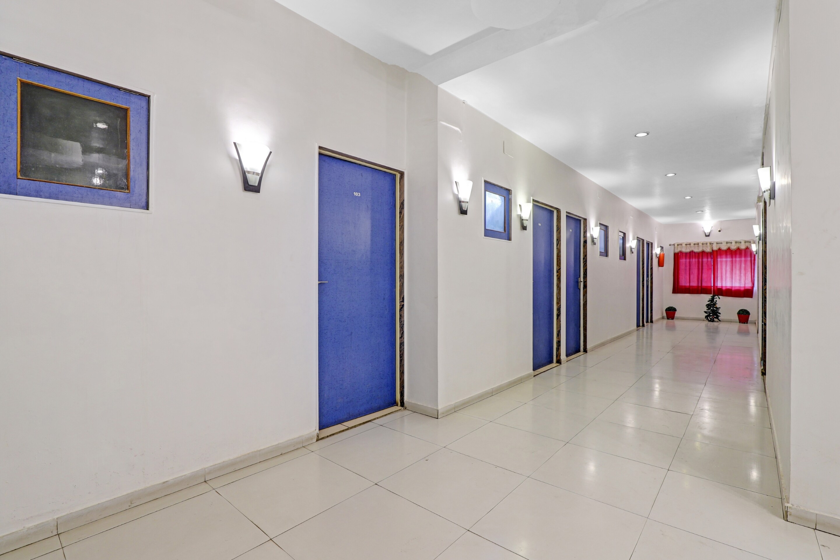 OYO 2798 Hotel Velvet, Rajkot 3