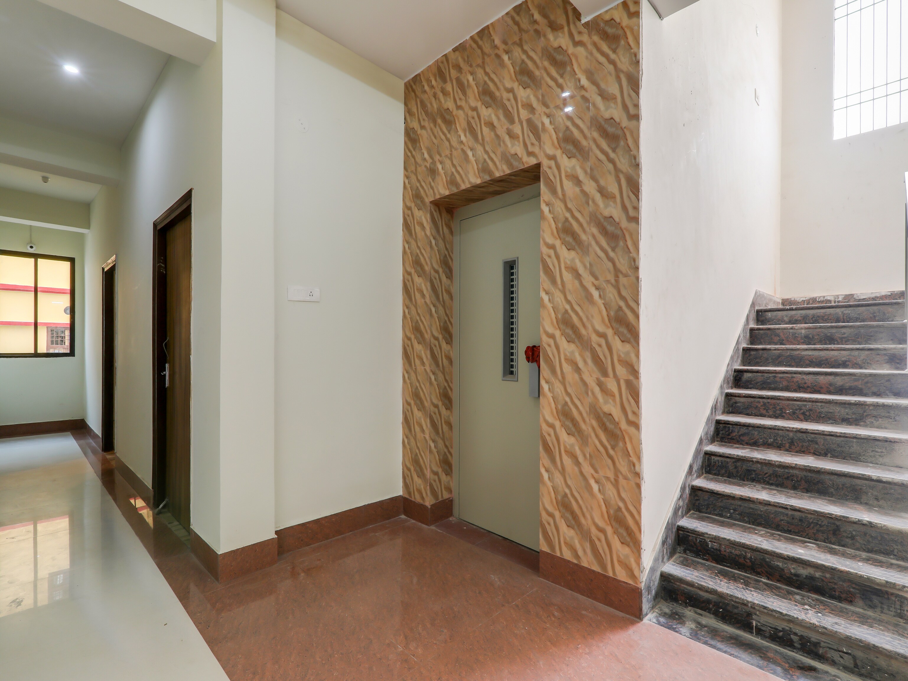 OYO 75217 Hotel Navya Grand, Patna 2