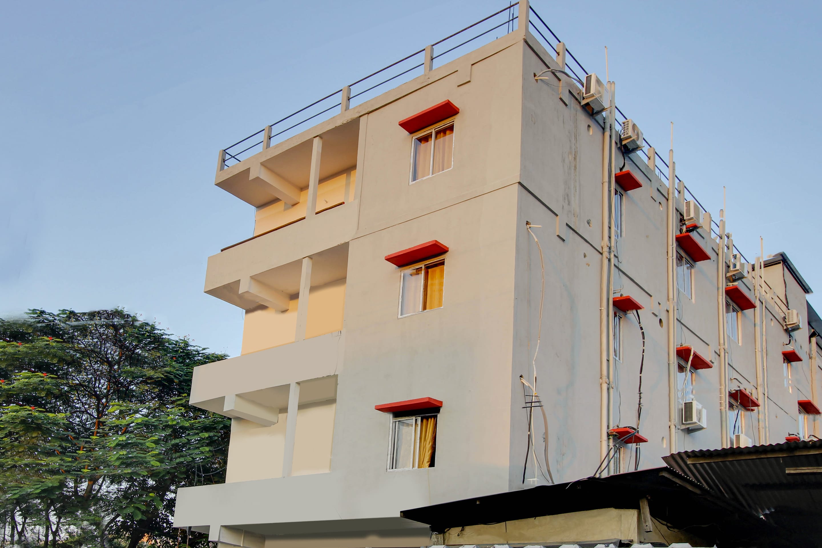OYO Flagship 22252 Town & Country Inn, Guwahati 4