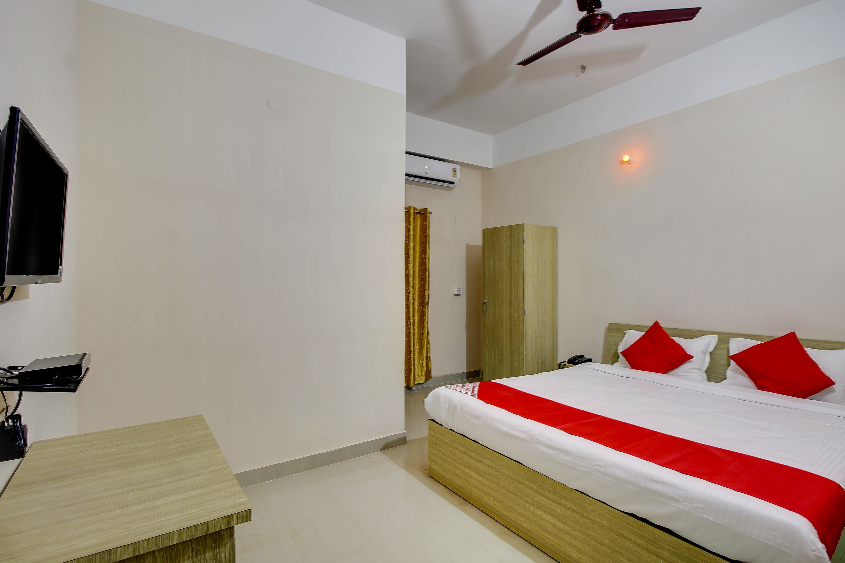 OYO Flagship 22252 Town & Country Inn, Guwahati 5