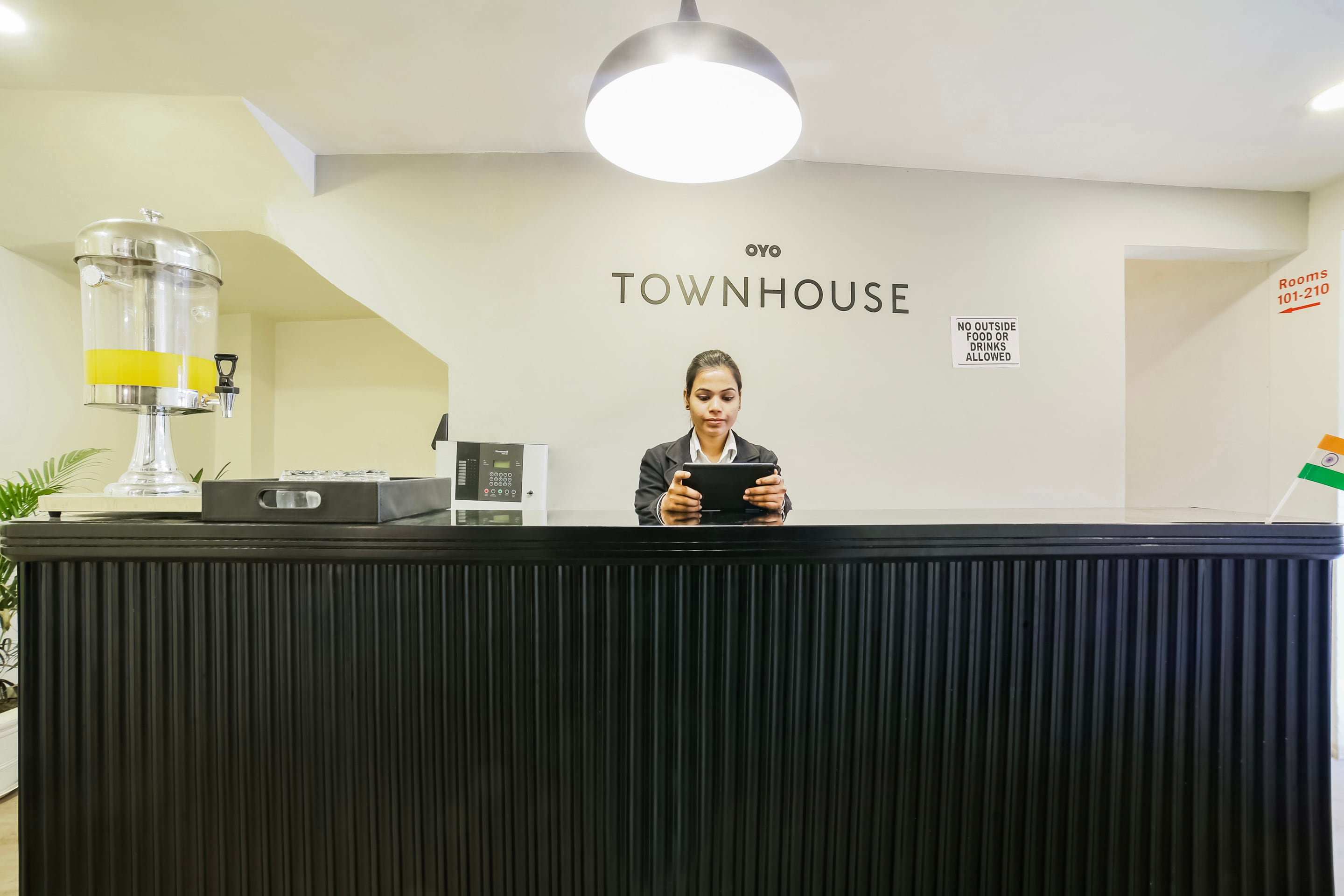 OYO Townhouse 366 Uttam Nagar, New Delhi 5
