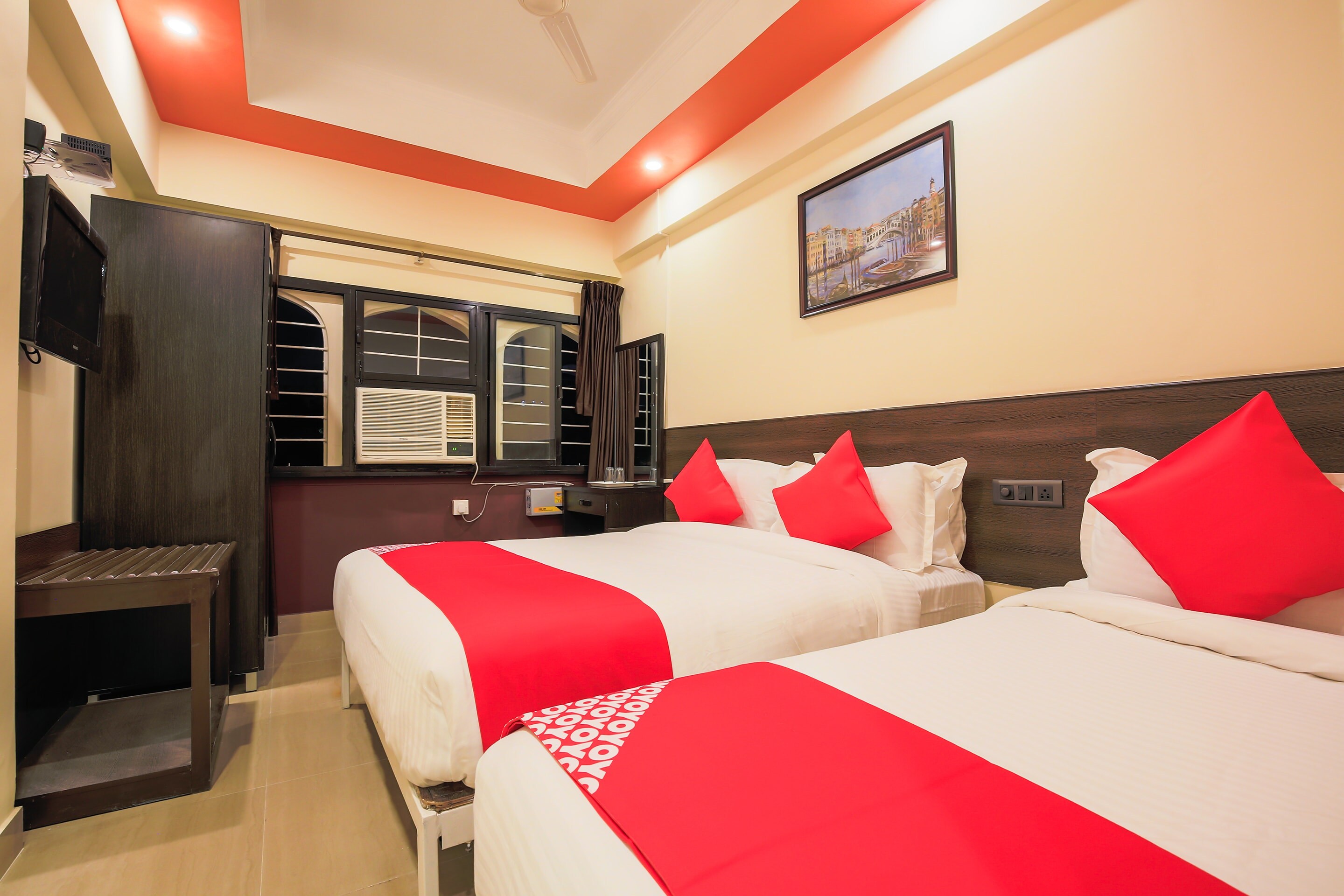 OYO Flagship 42753 BSNL Exchange, Faridabad 4