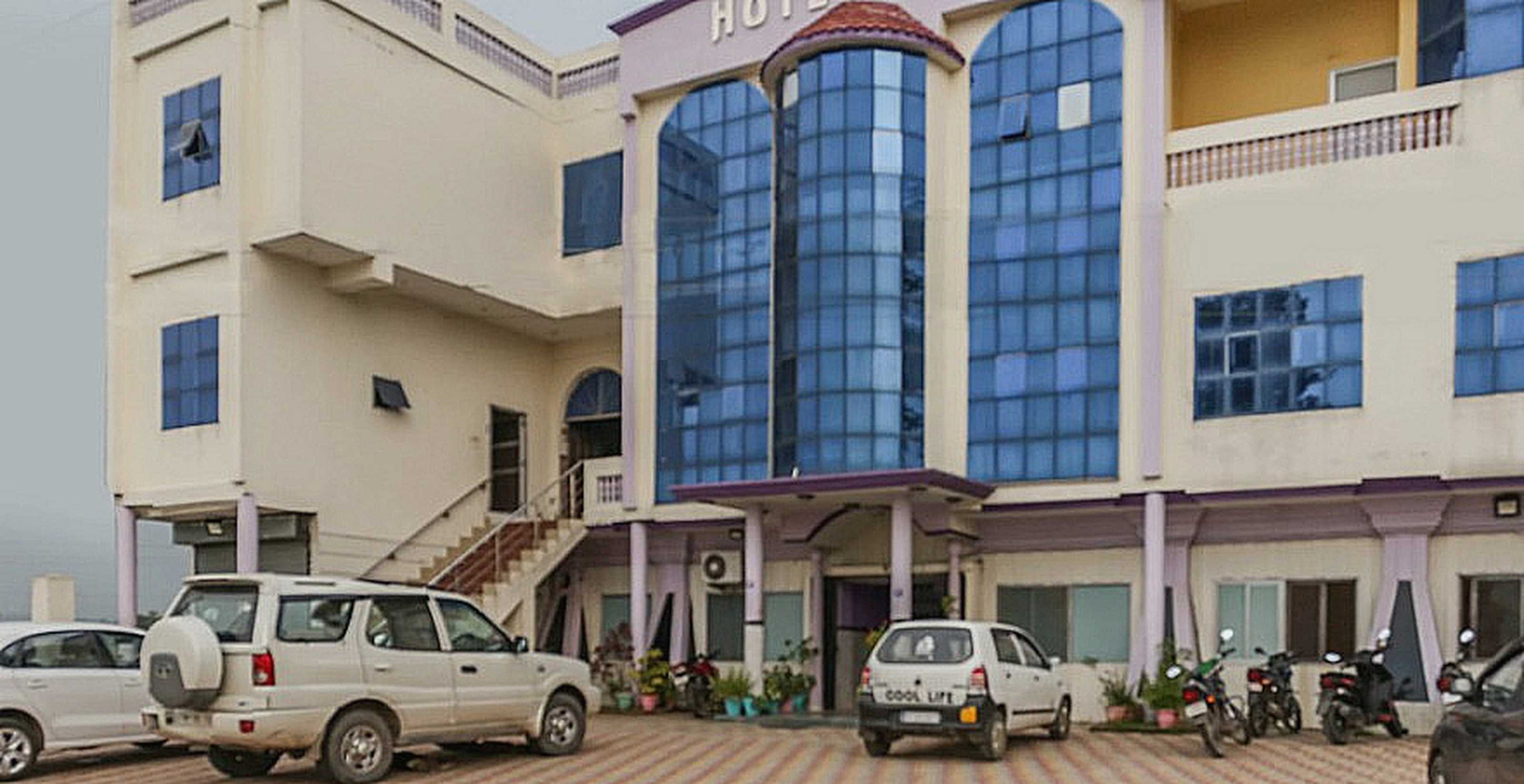 OYO 82777 Hotel Alfa, Una 3