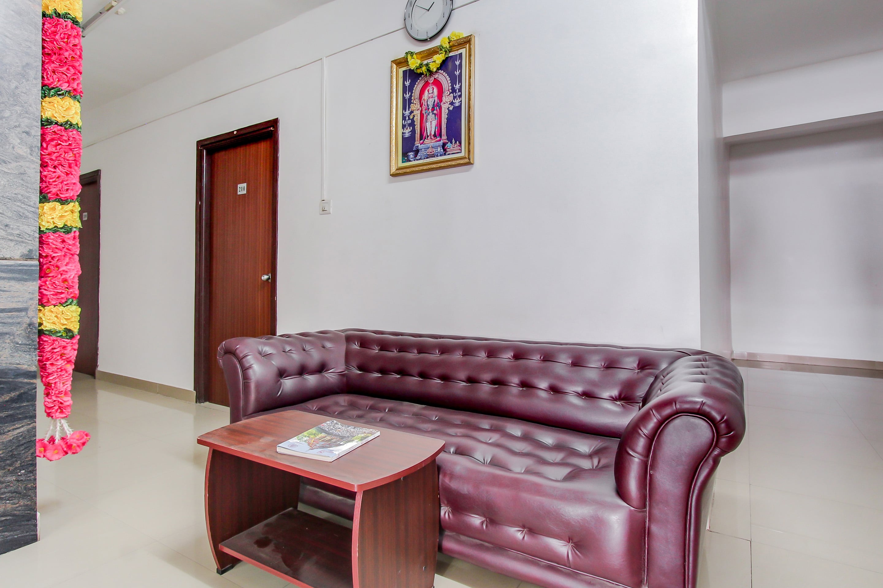 Capital O 61349 The Paradise International, Coimbatore 5
