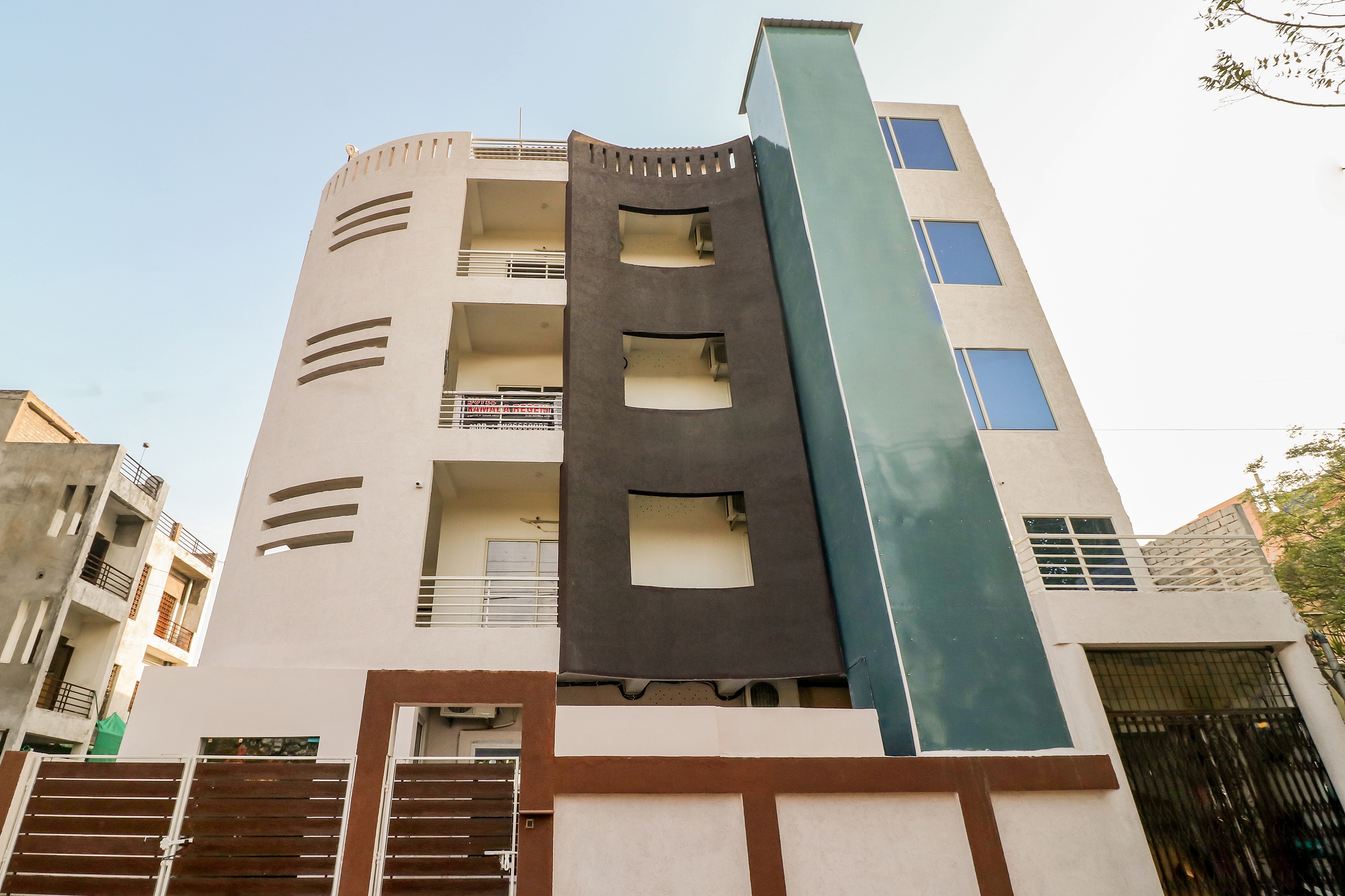 Capital O 72374 Hotel JD3 INTERNATIONAL, Bhopal 2
