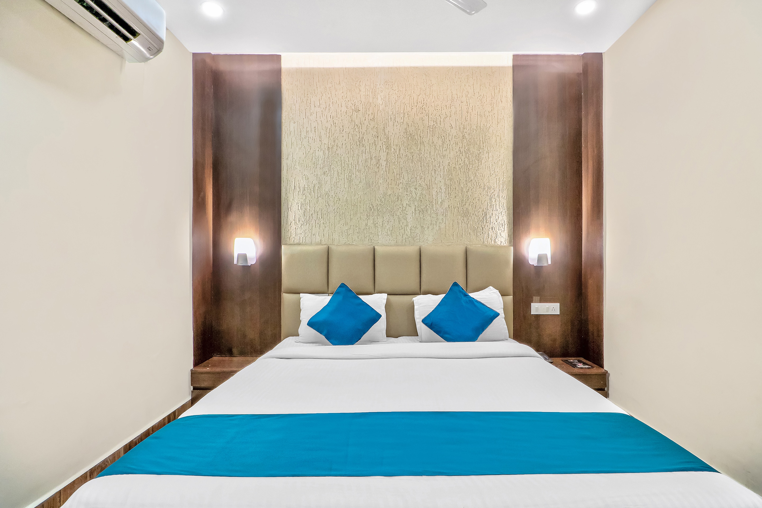 SilverKey Executive Stays 24949 Park Circus, Kolkata 5