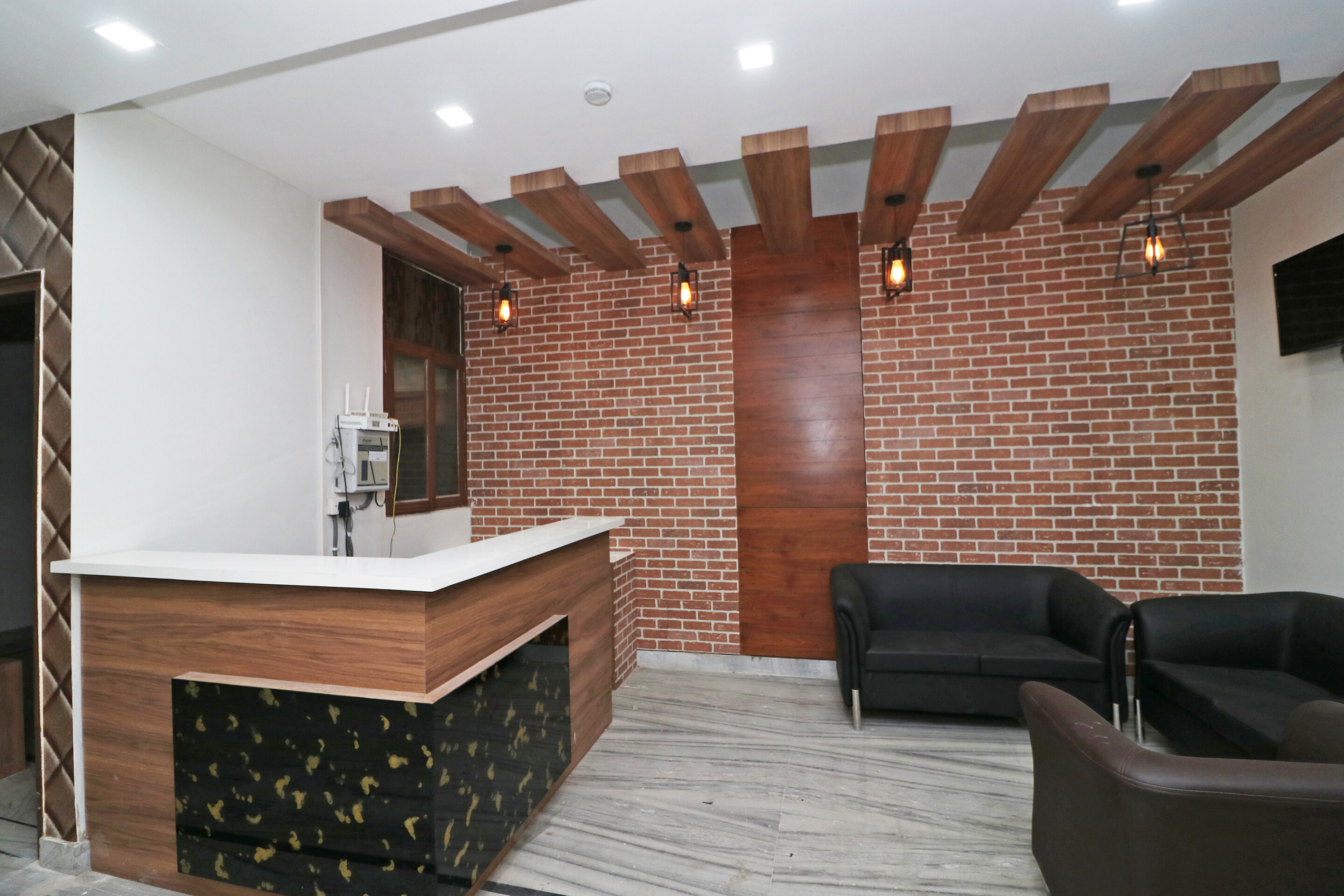 Capital O 29330 Esscon House, Gurgaon 4