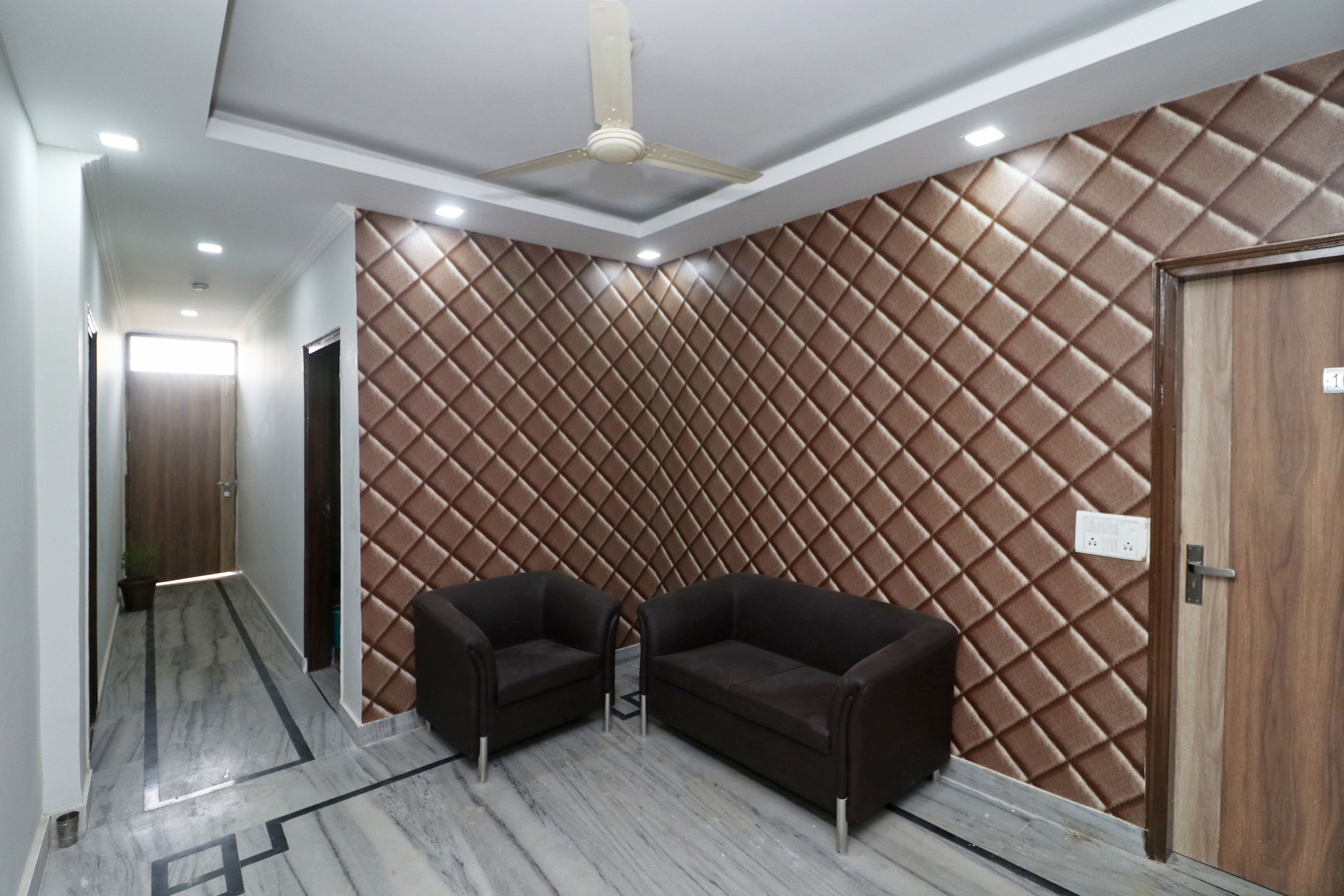 Capital O 29330 Esscon House, Gurgaon 5
