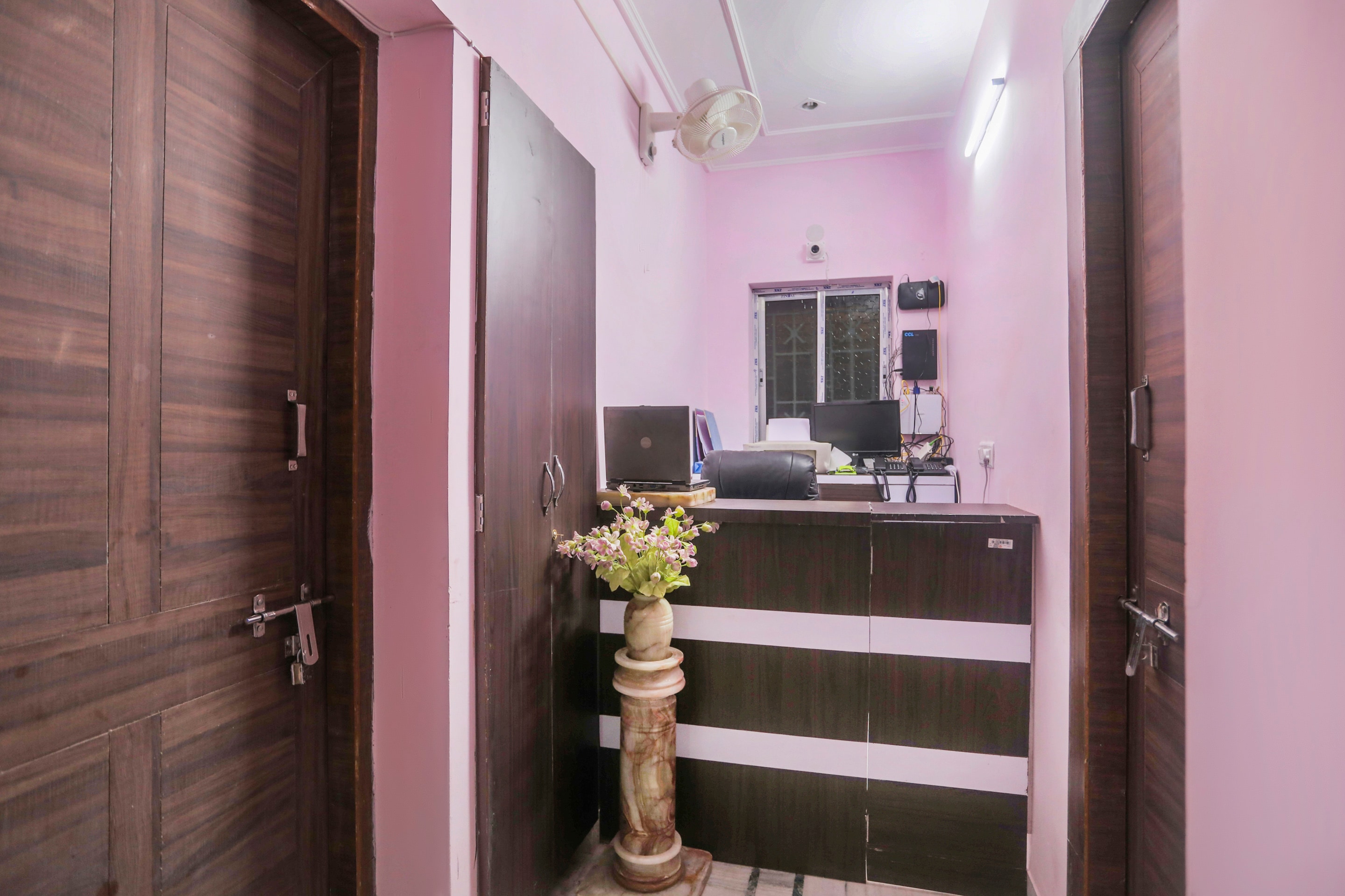 OYO 65716 Ma Kali Guest House, Kolkata 3
