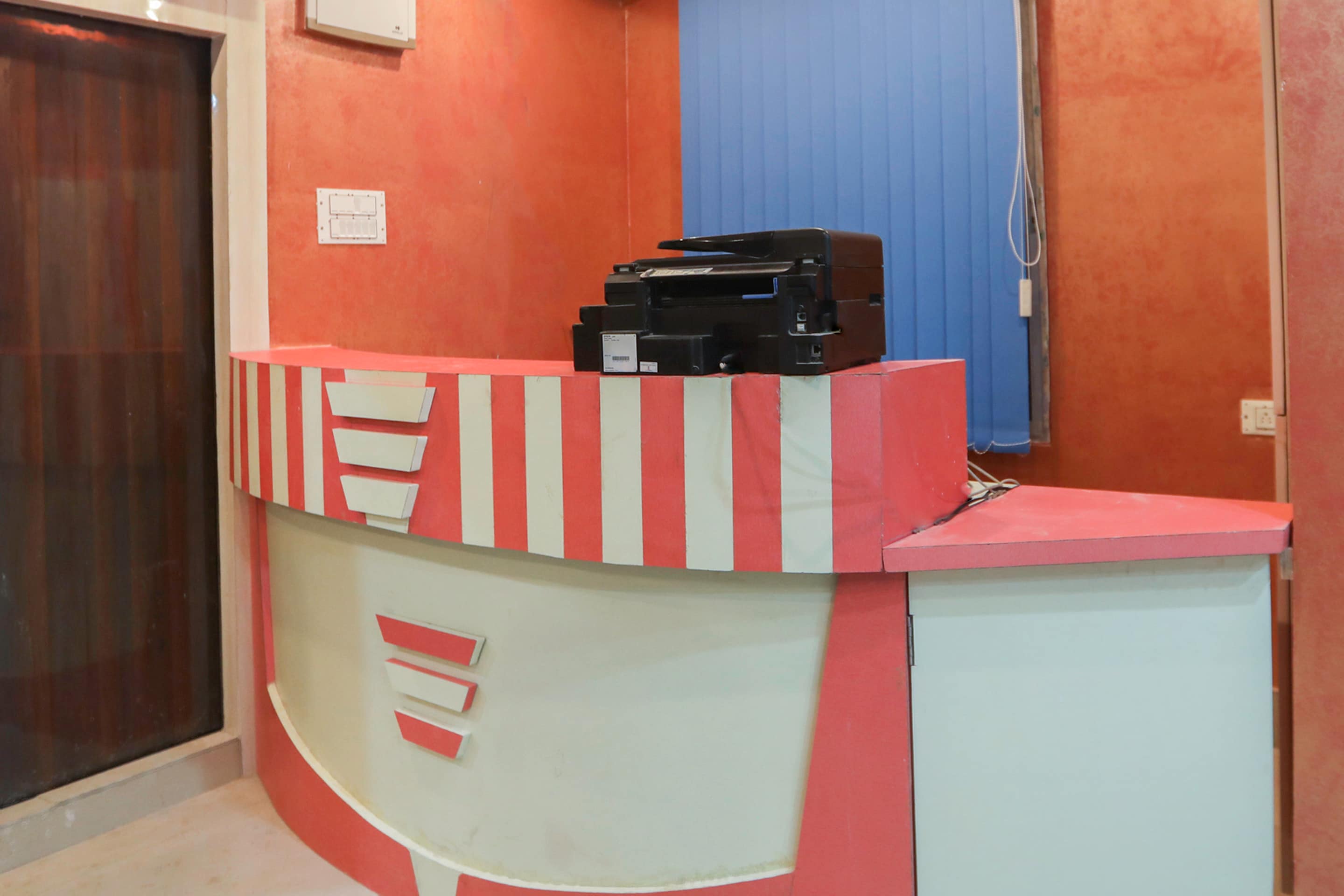 OYO 68087 Red Velvet Siddhi Vinayak, Kolkata 3