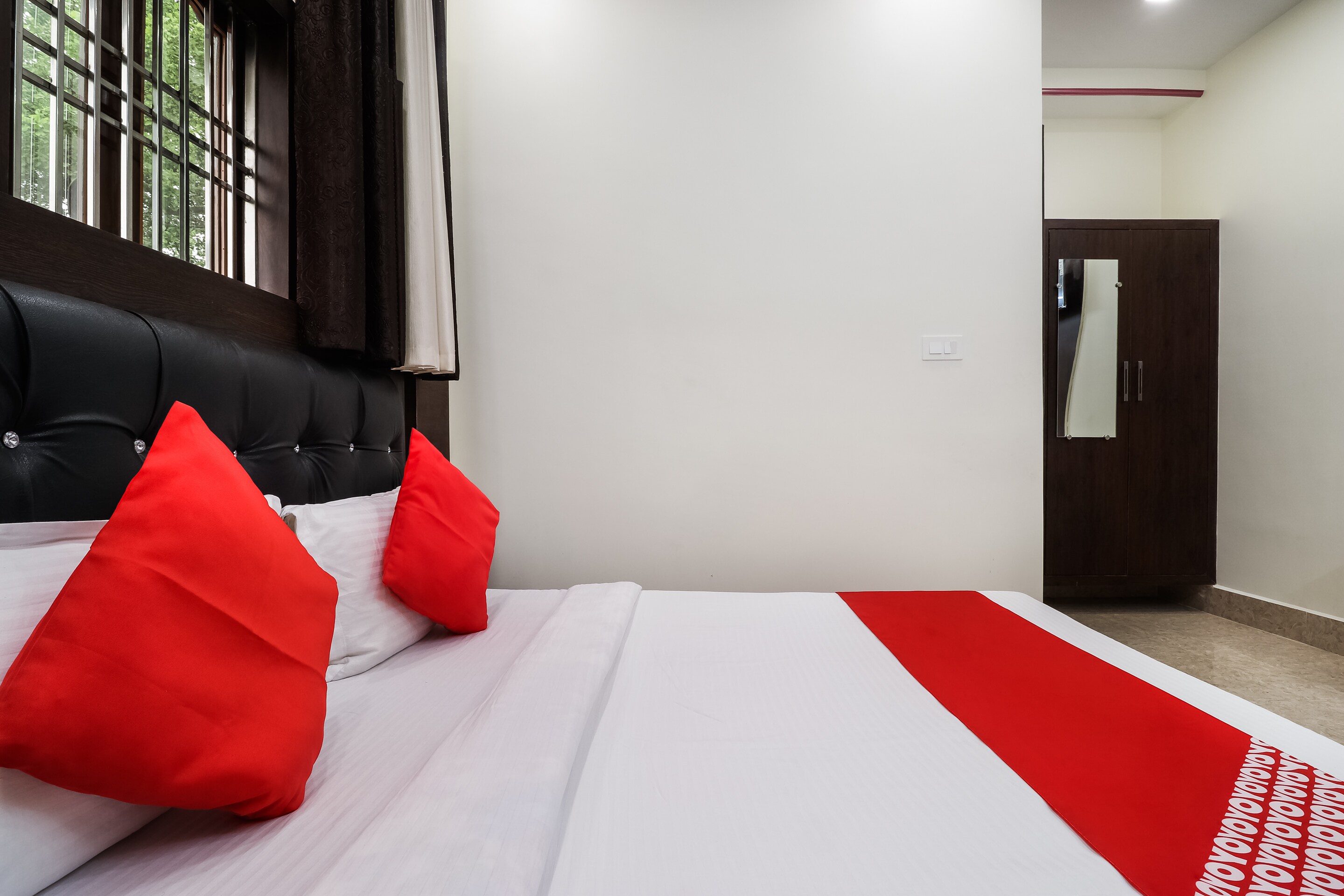OYO 70294 Hotel Chandra, Lucknow 5