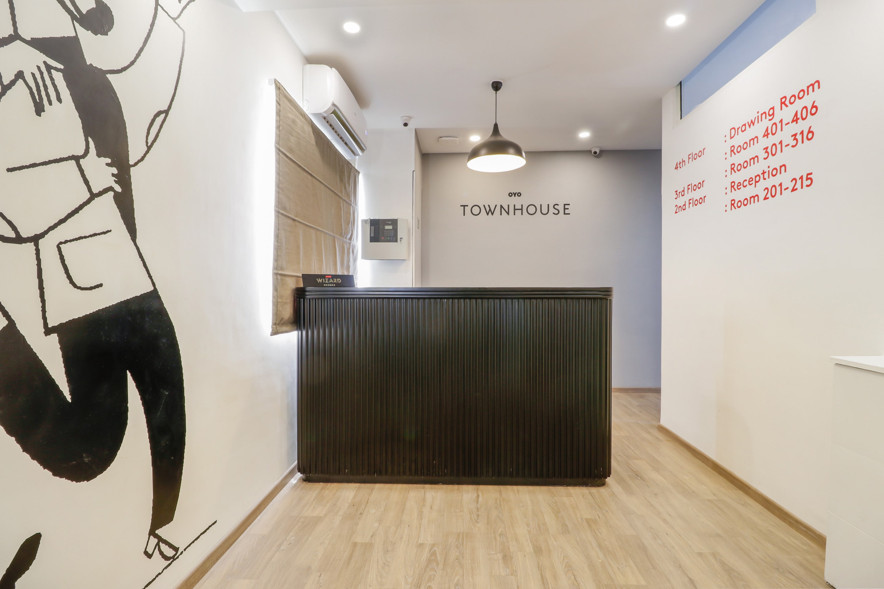 OYO Townhouse 327 C21 Mall, Indore 2