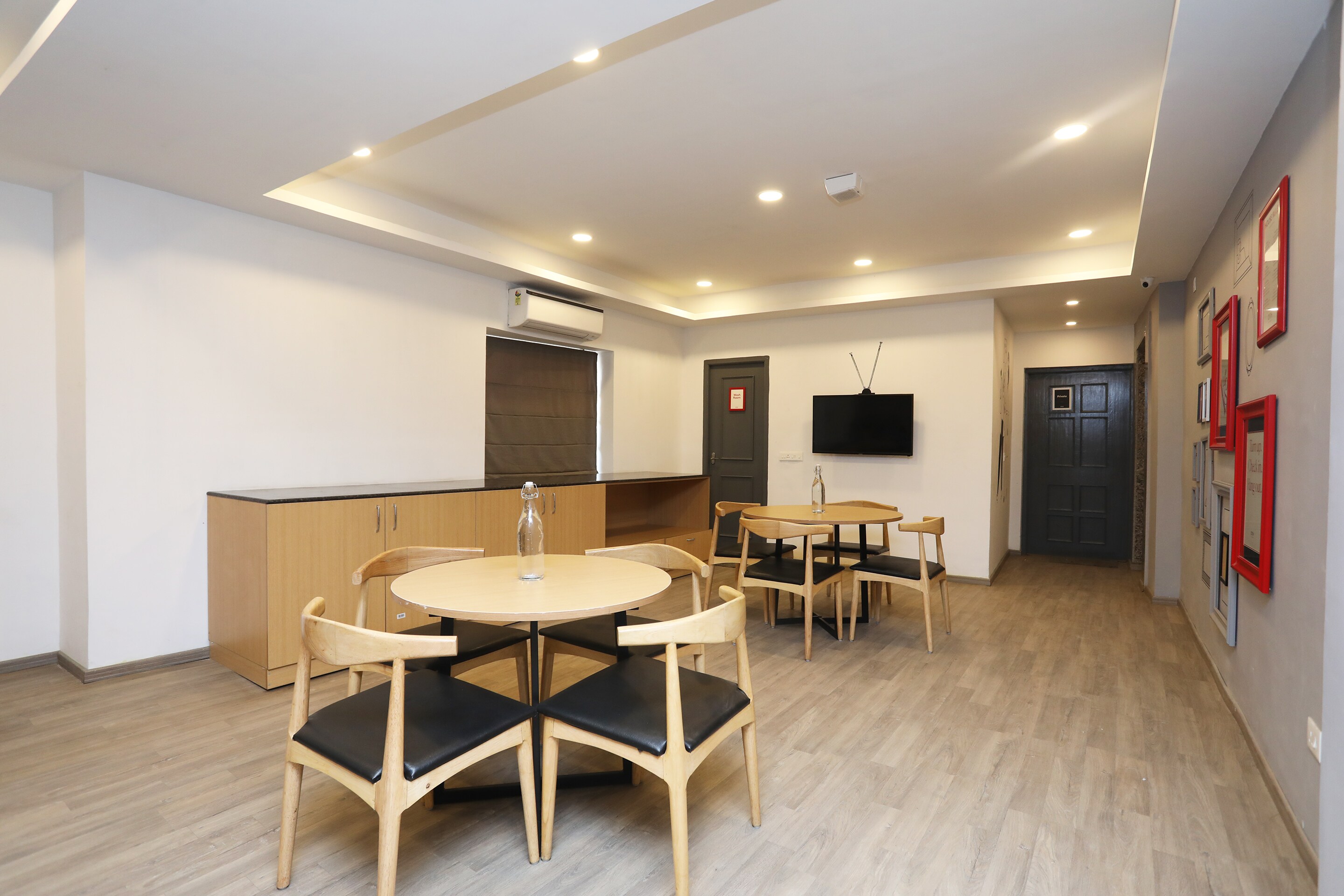 OYO Townhouse 060 Airport Green Arcade, Kolkata 4