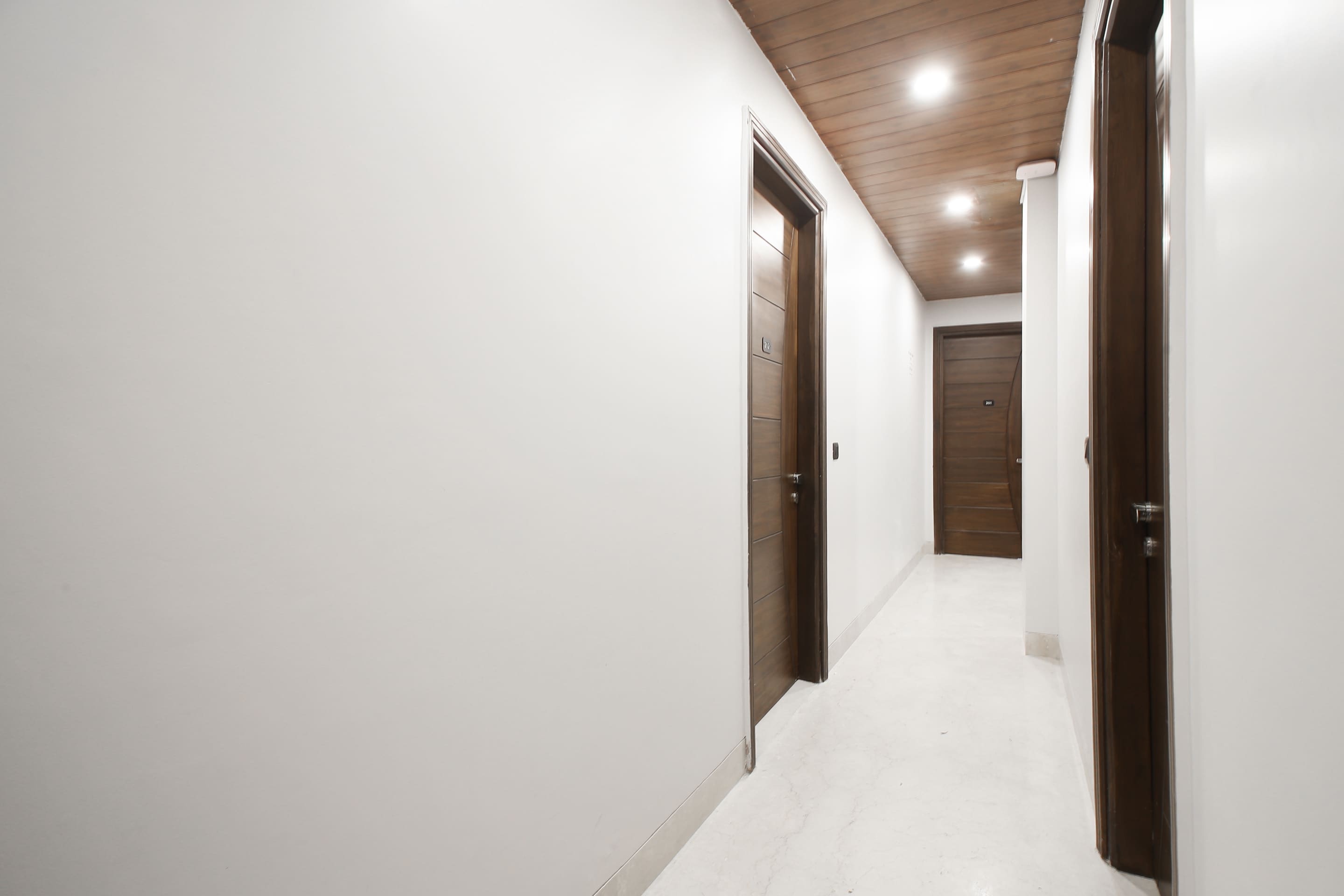 SilverKey 29058 M&M RESIDENCY, New Delhi 2