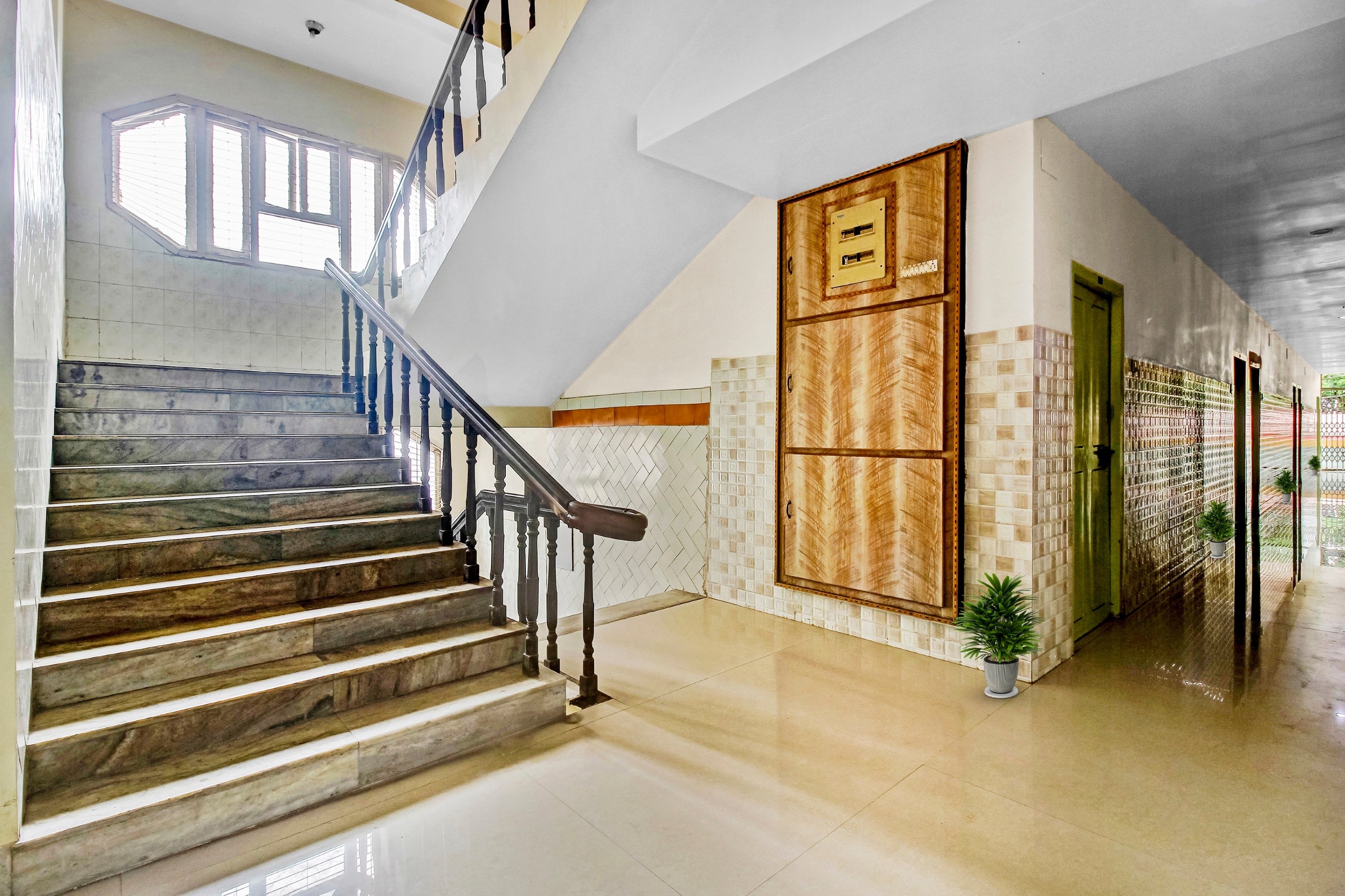 OYO Flagship 38697 Hotel Sridhar, Khammam 4