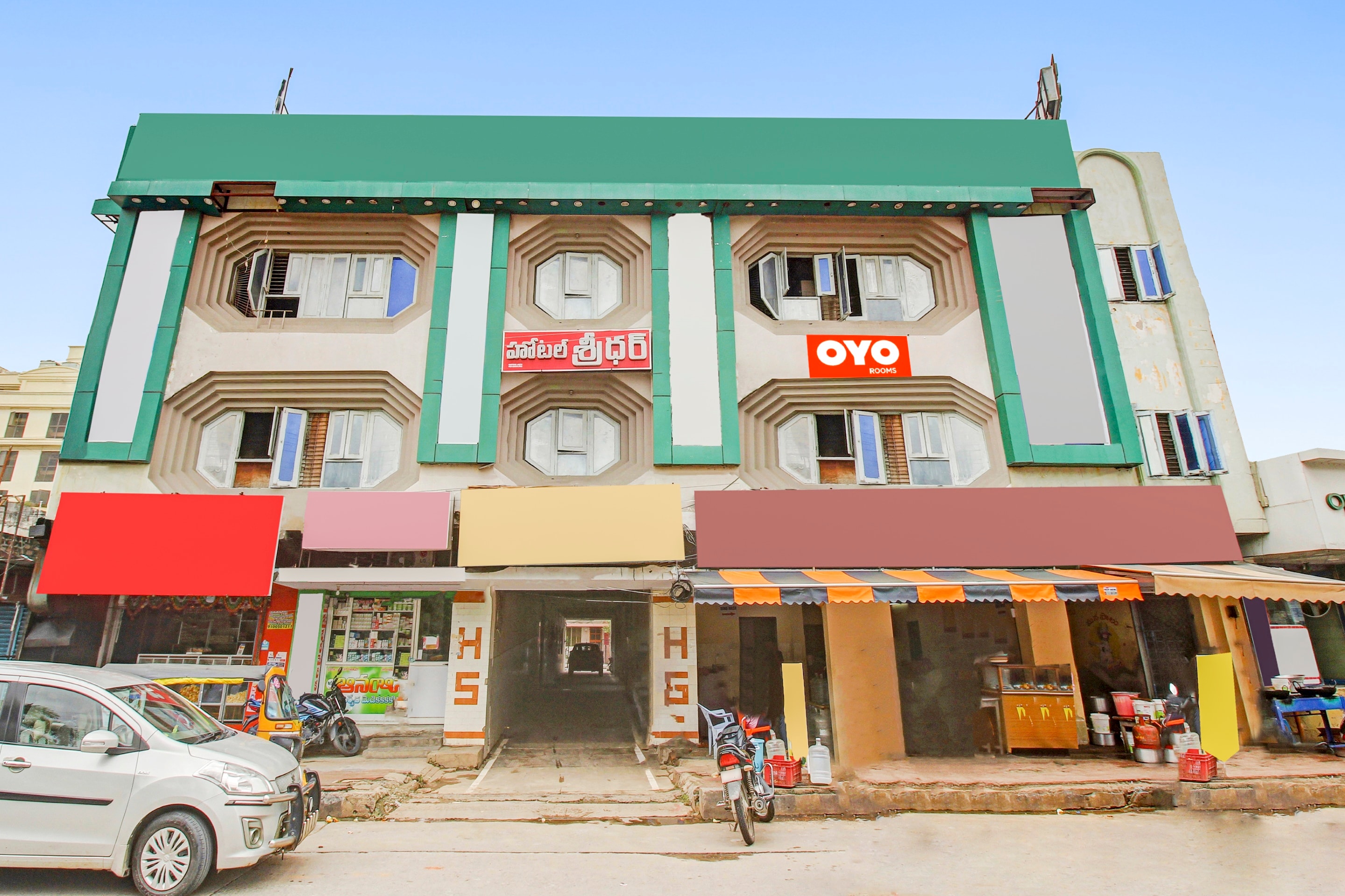 OYO Flagship 38697 Hotel Sridhar, Khammam 5
