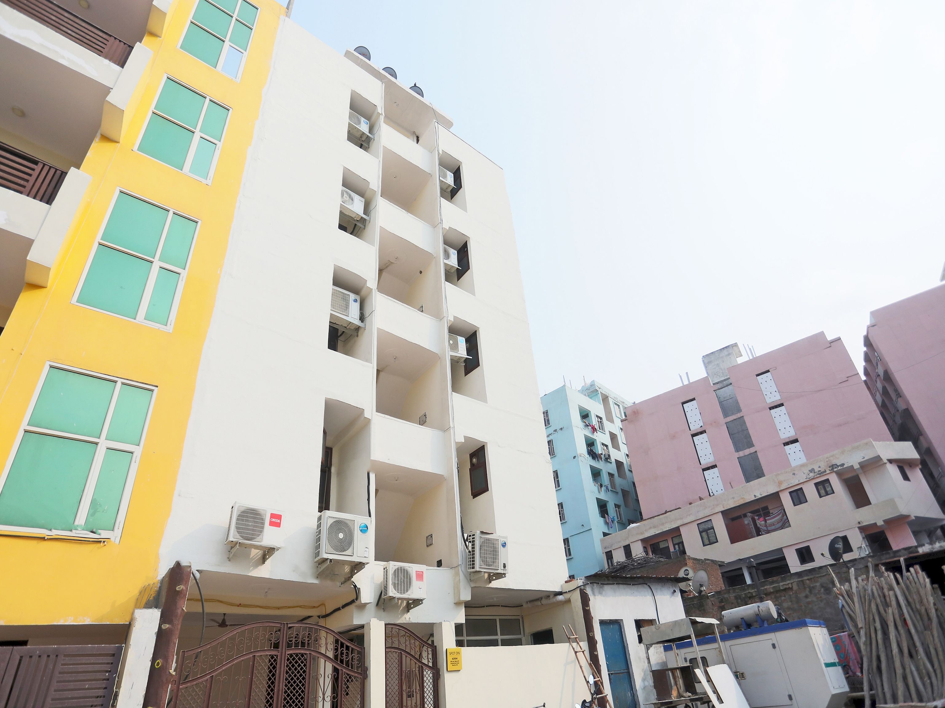 OYO 42694 A P Residency, Noida 3