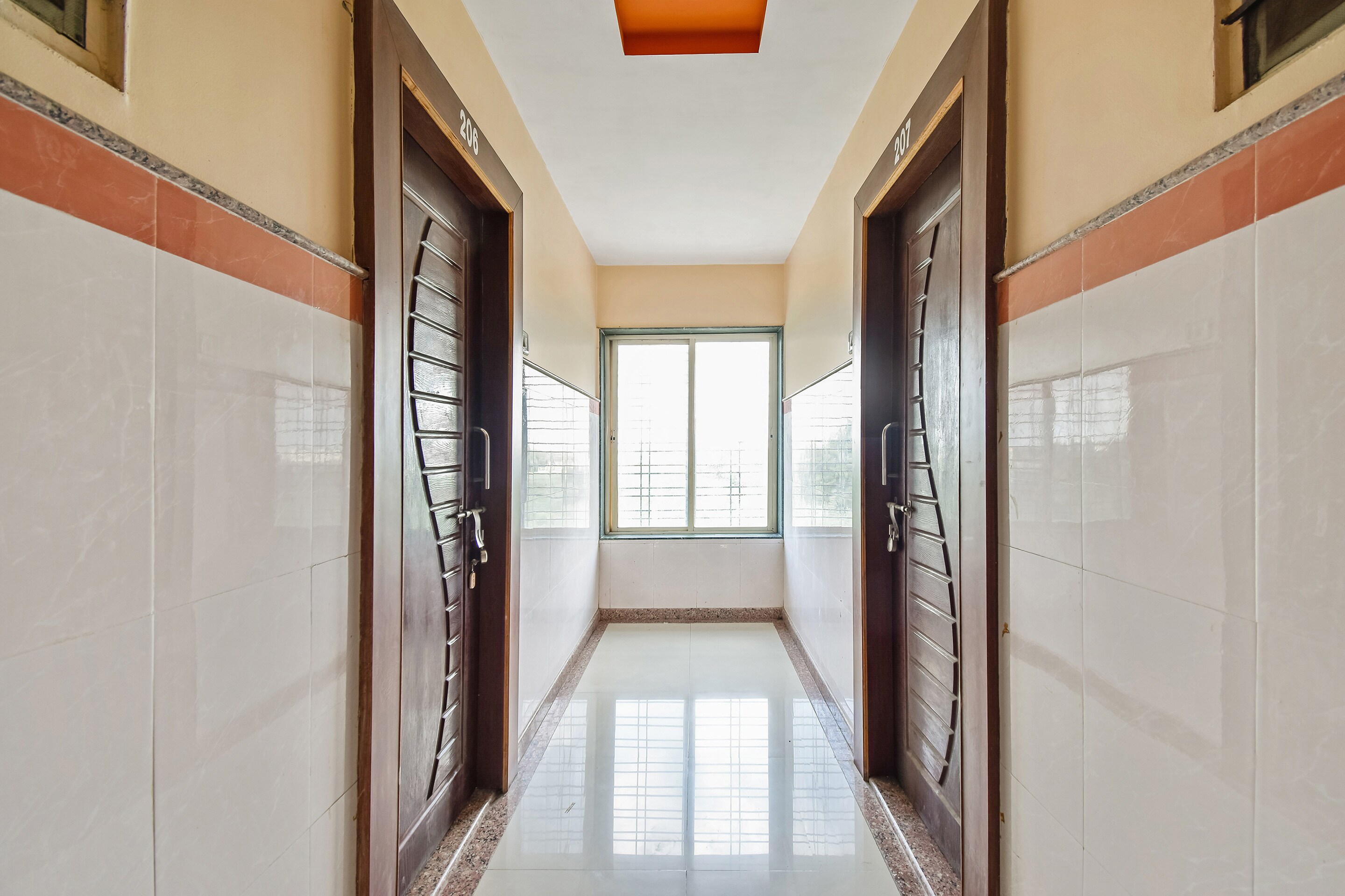 SPOT ON 49550 Hotel Jeeva Residency, Shirdi 4