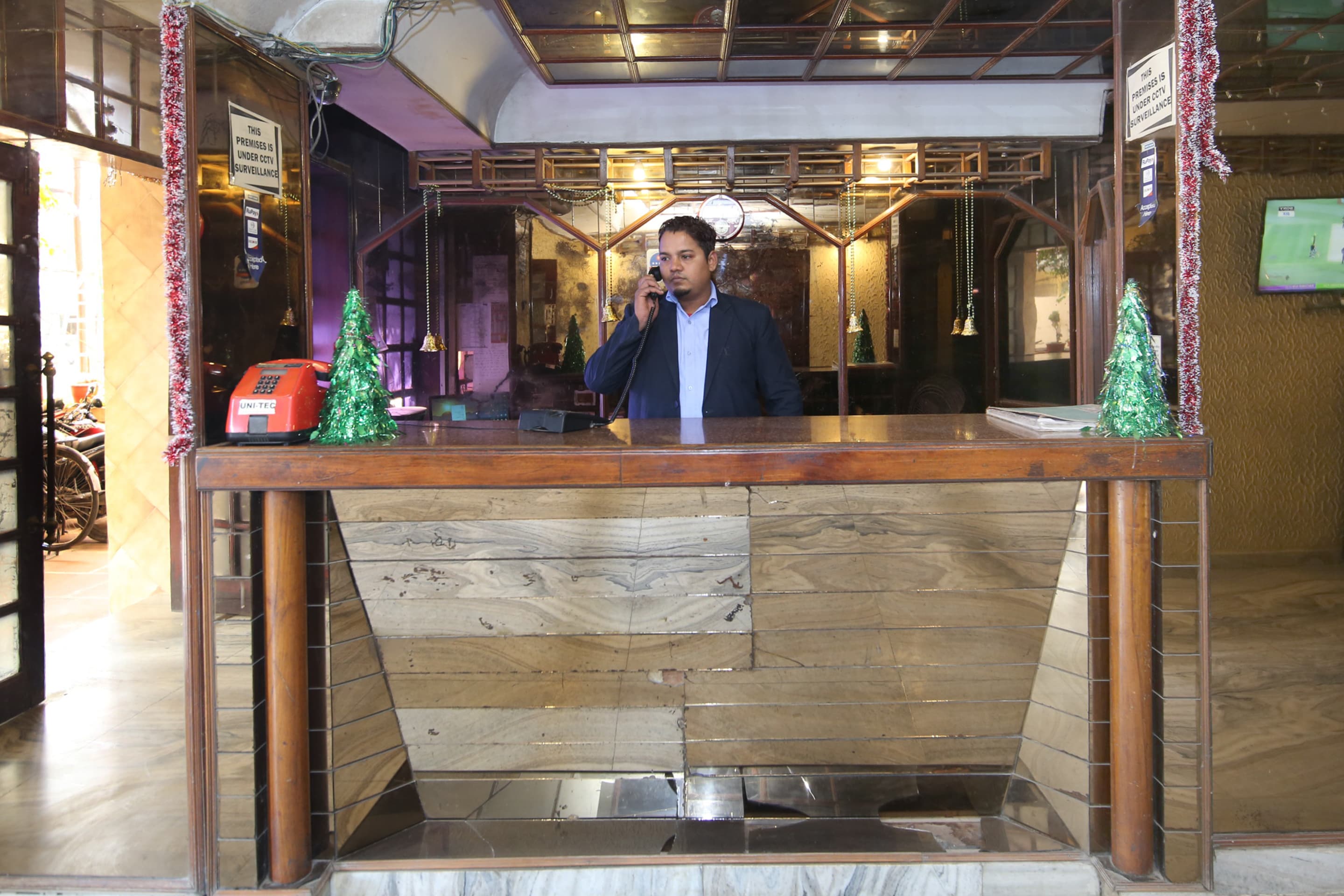 Capital O 27607 Hotel Kartik, Jabalpur 2