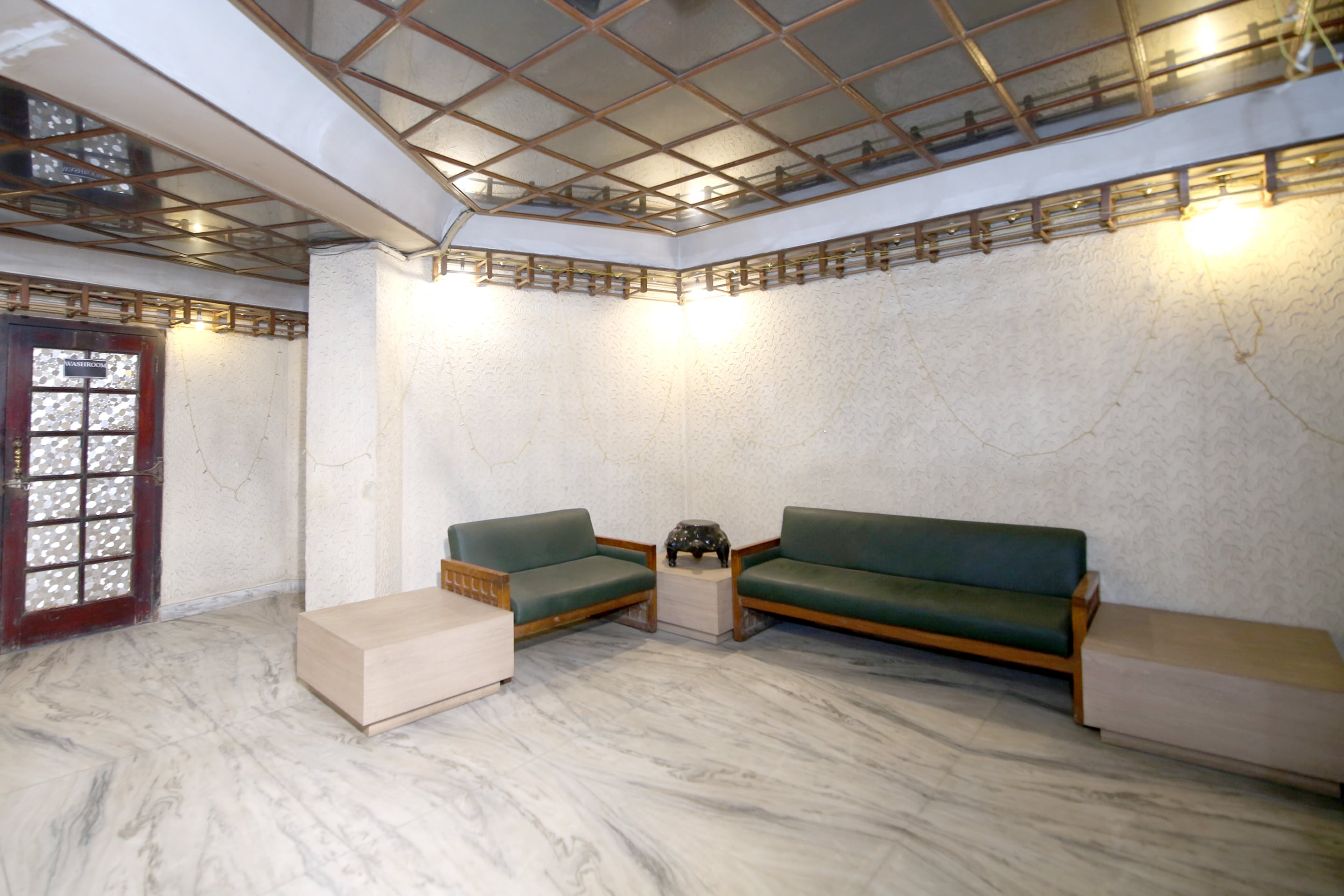 Capital O 27607 Hotel Kartik, Jabalpur 4