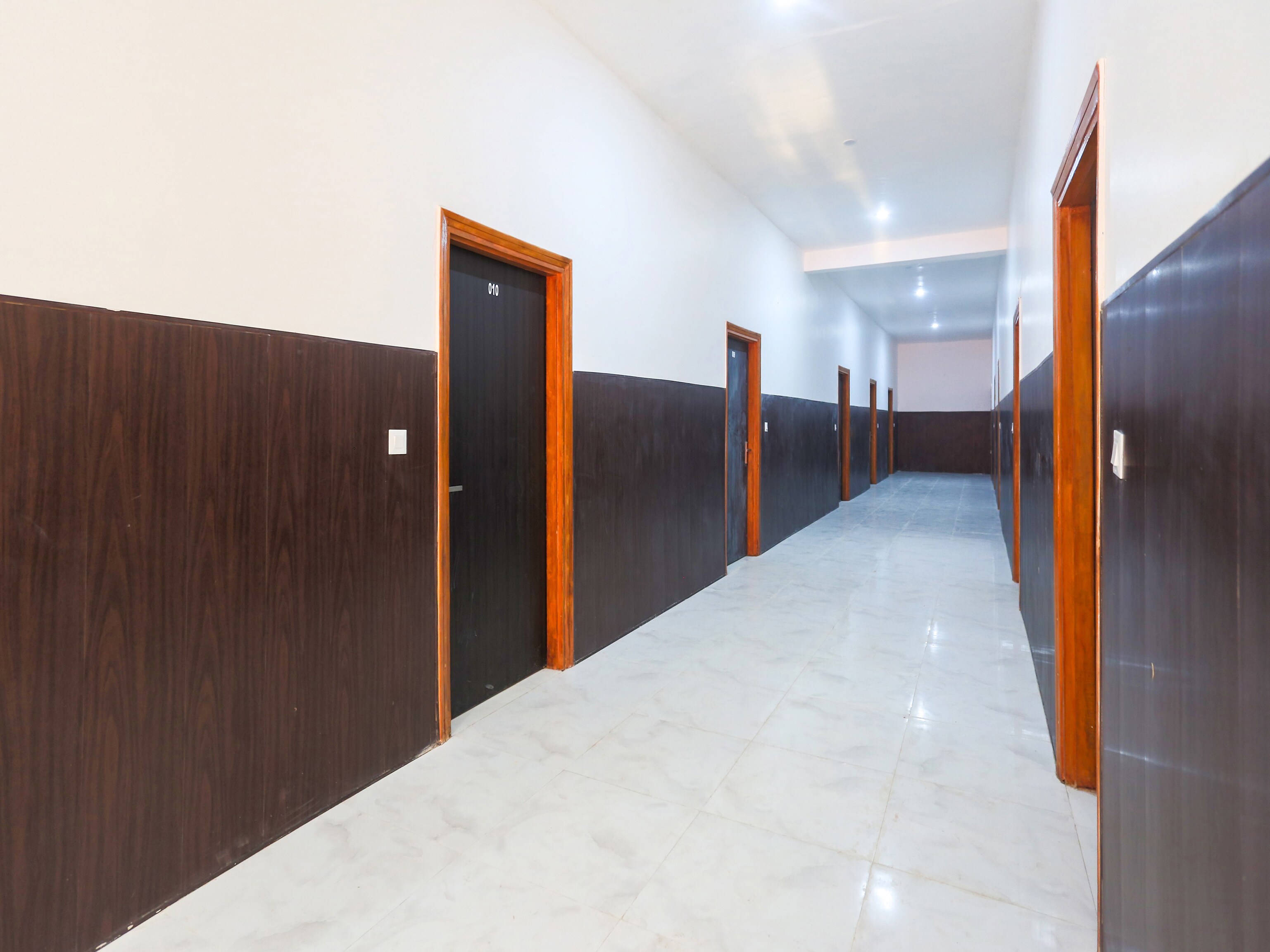 OYO 73731 Hotel Mayur, Faridabad 3