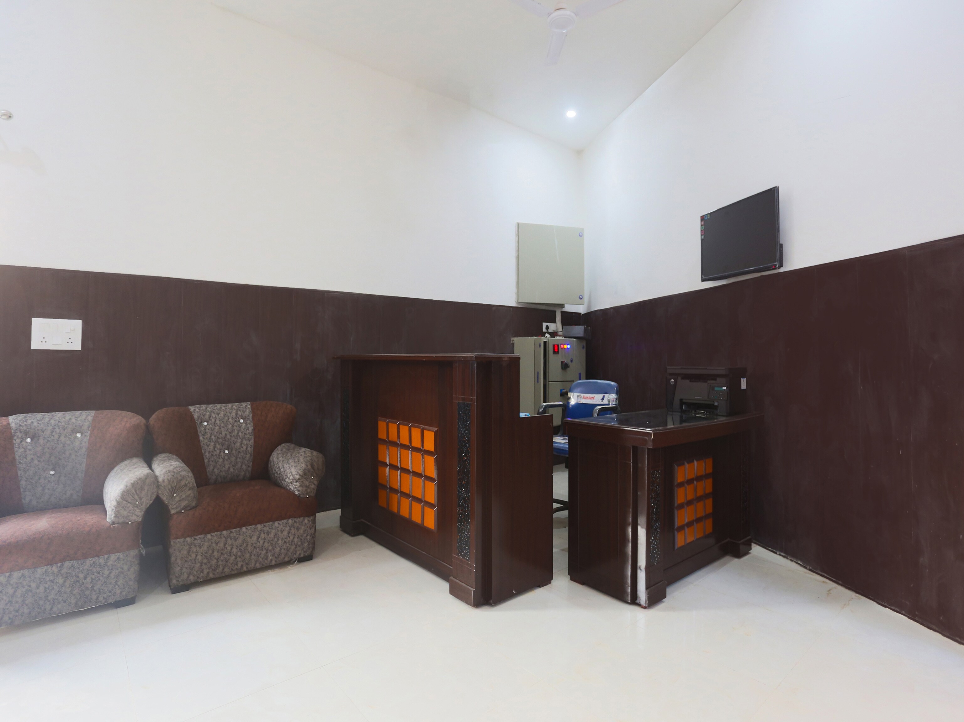 OYO 73731 Hotel Mayur, Faridabad 4
