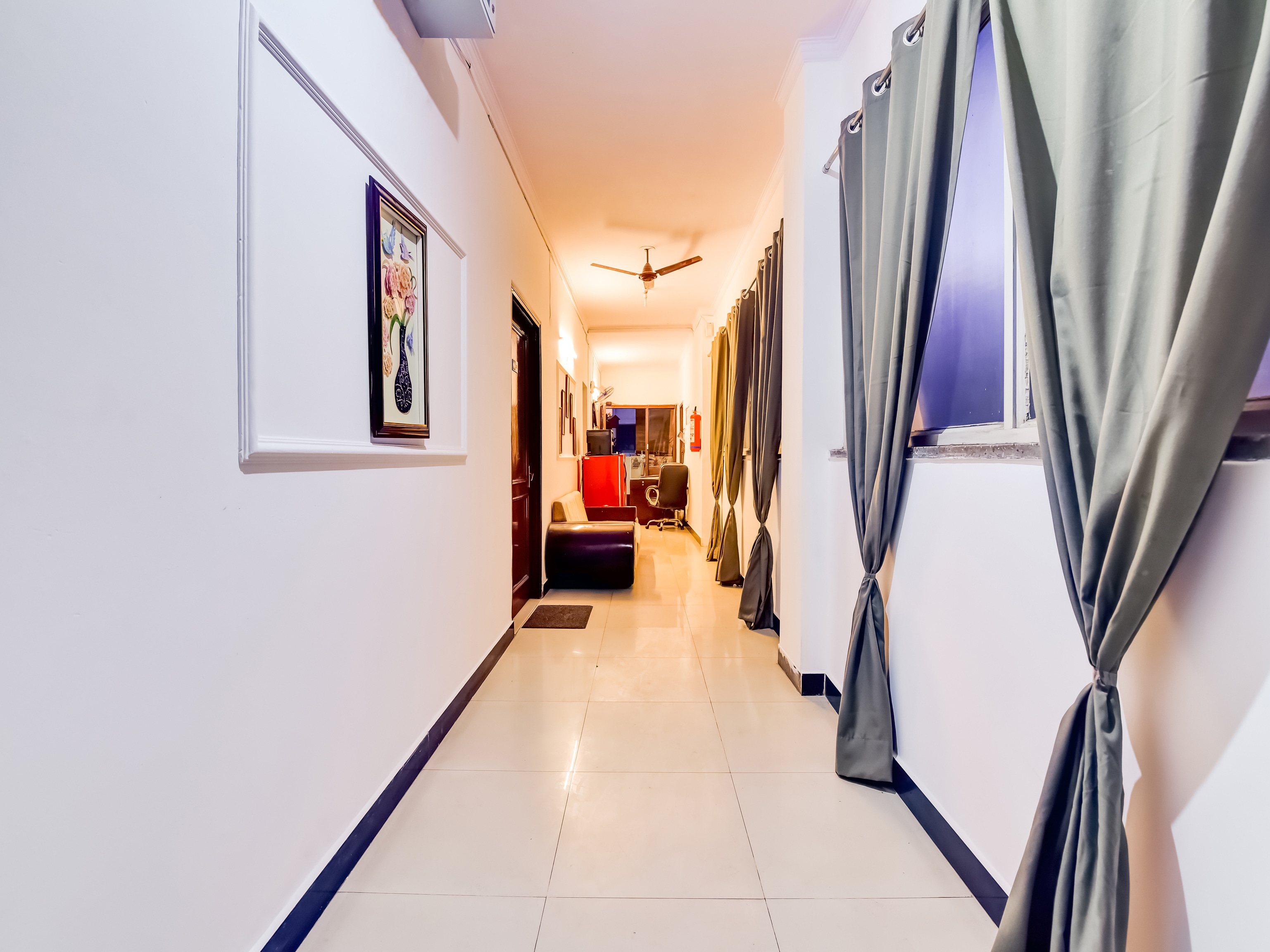 OYO Flagship 74227 Hotel Red Stone, New Delhi 3