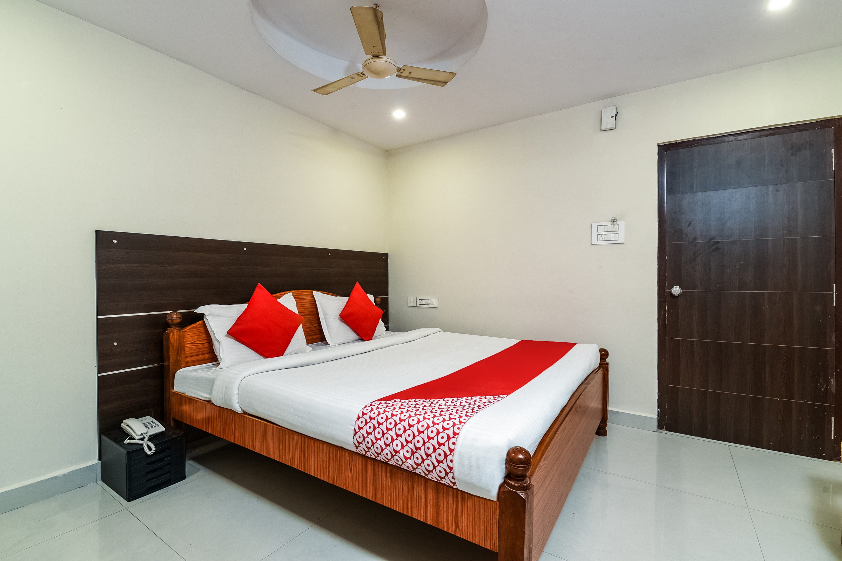 OYO Flagship 74489 Akshaya Heights, Vijayawada 4