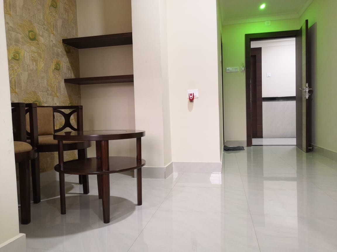 Capital O 83573 Roy And Roy Guest House, Kolkata 4