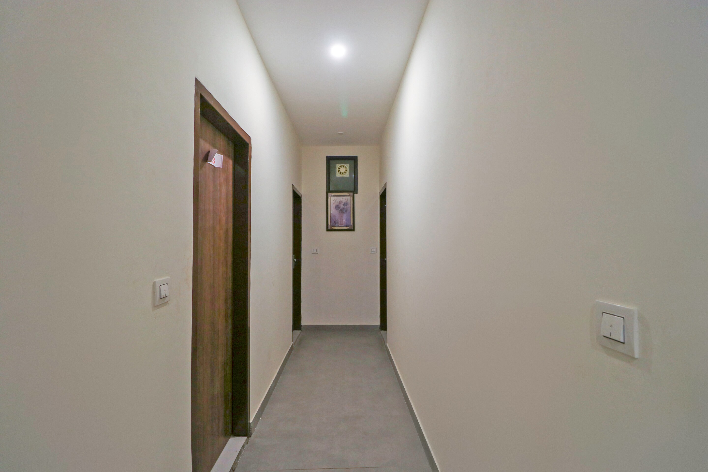 SPOT ON 76019 Hotel White Rose, Zirakpur 4